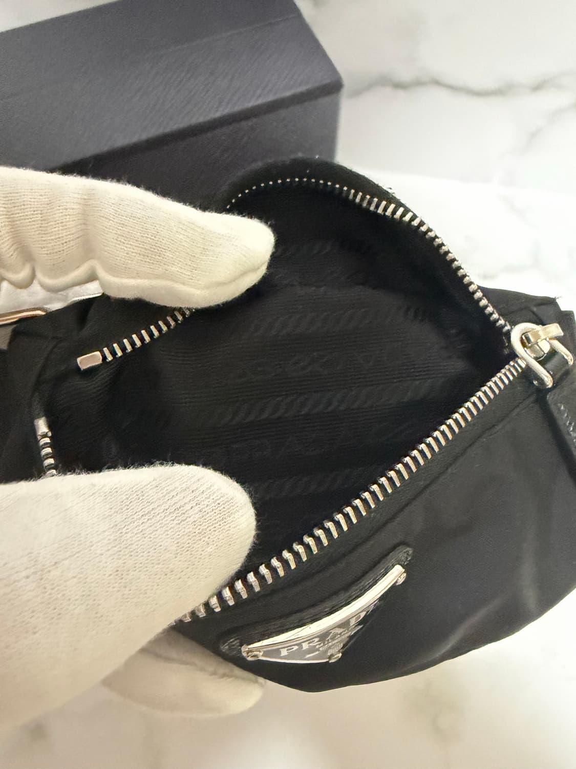 프라다 리나일론 암밴드 파우치 상품이미지4