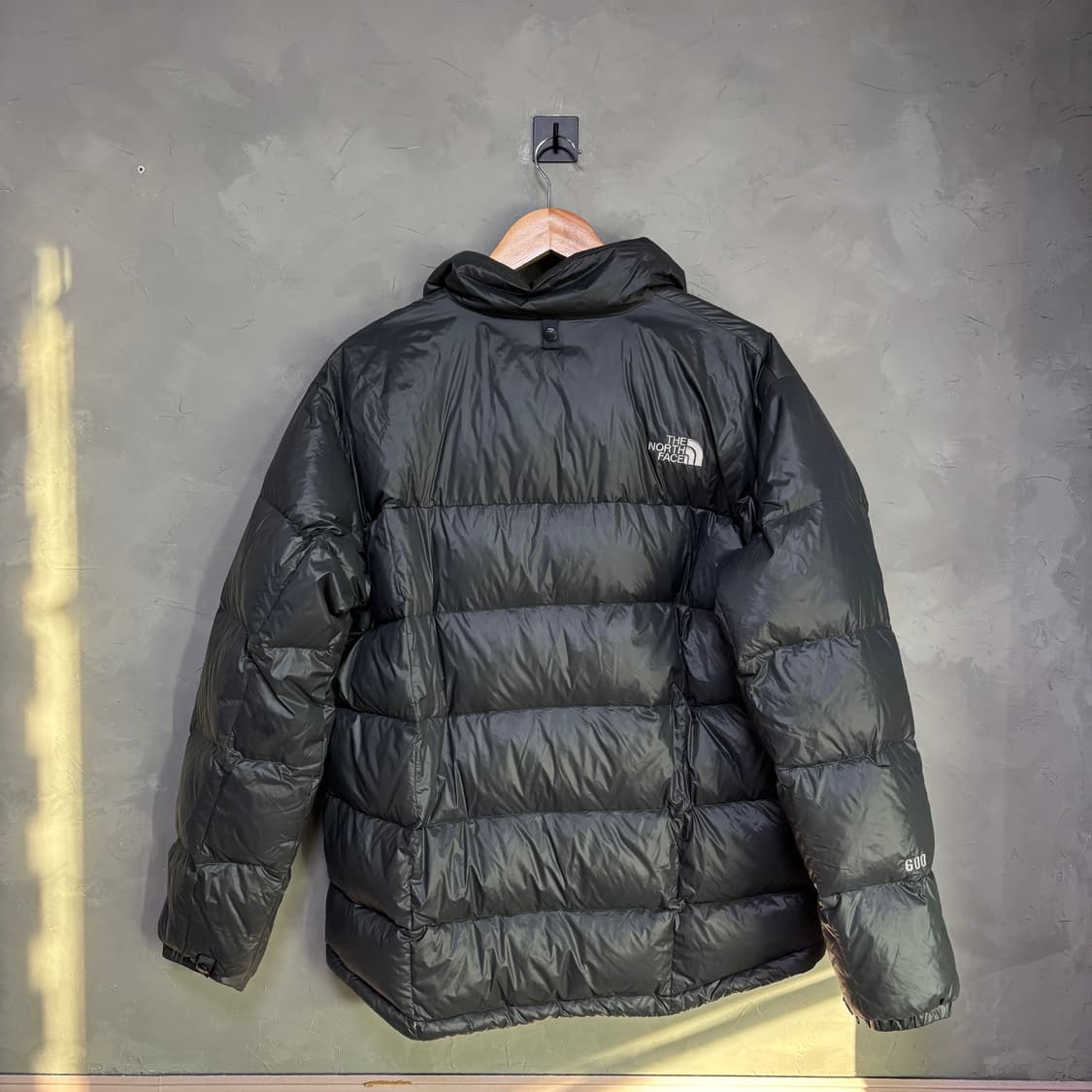 노스페이스 600 구스다운 경량패딩 그레이 상품이미지4