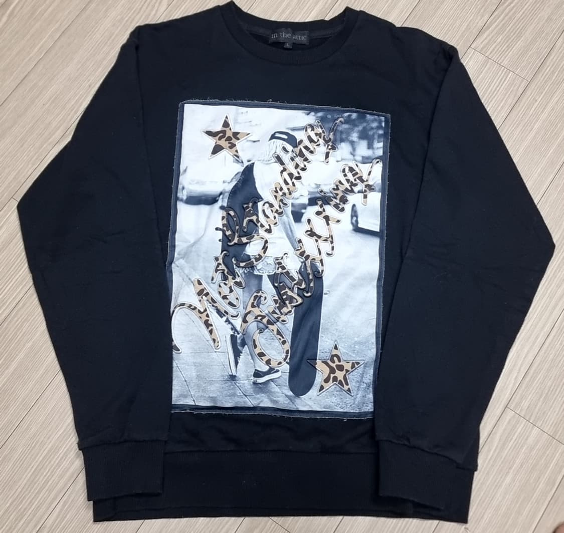 in the attic 블랙 프린팅 맨투맨 티셔츠 상품이미지1