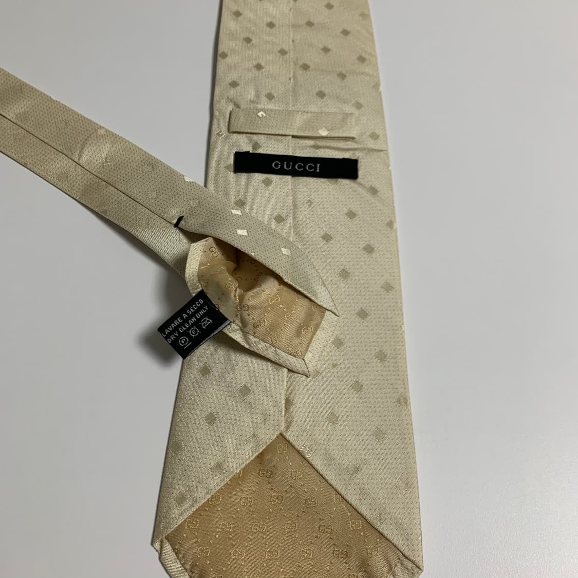 구찌(GUCCI) 명품 결혼식넥타이 이태리 100실크 클래식룩 9.5cm 상품이미지6