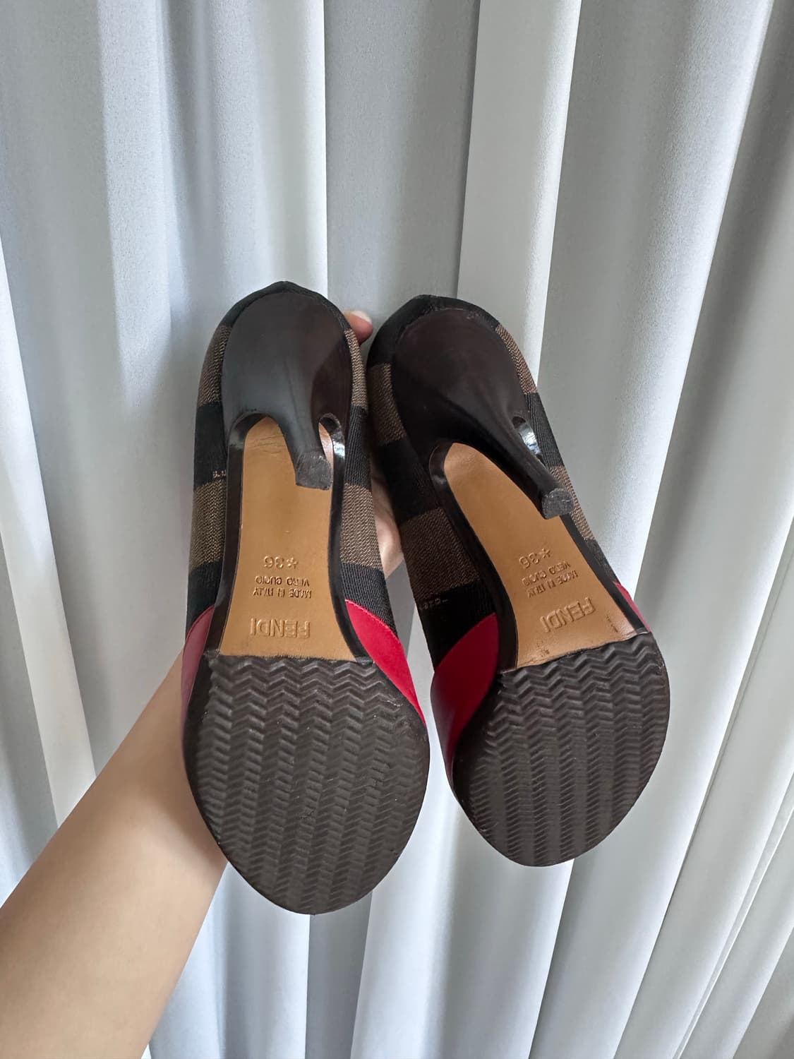 펜디 주카 스트라이프 패턴 힐(230) 상품이미지6