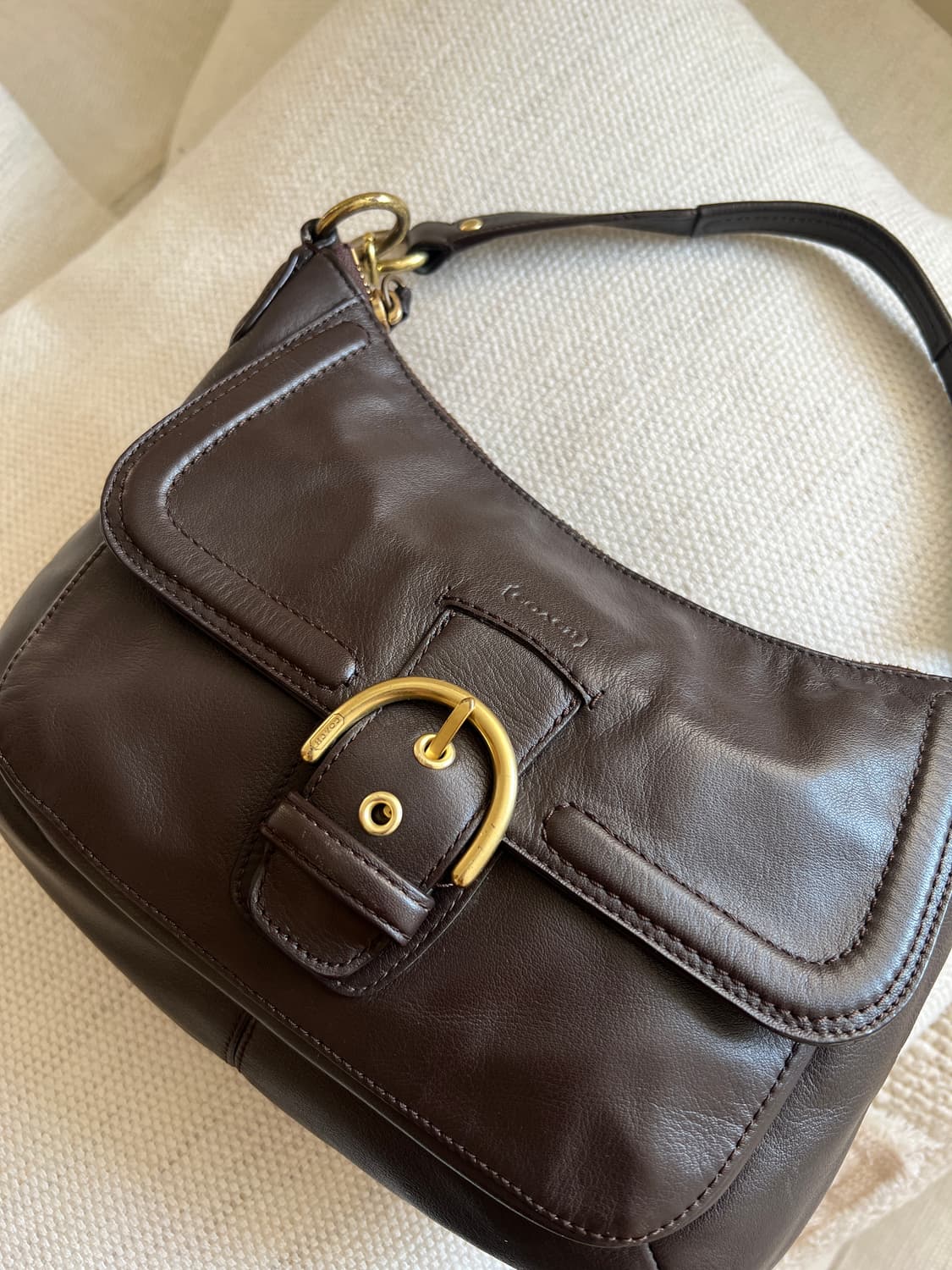 코치 브라운 레더 숄더백 상품이미지2