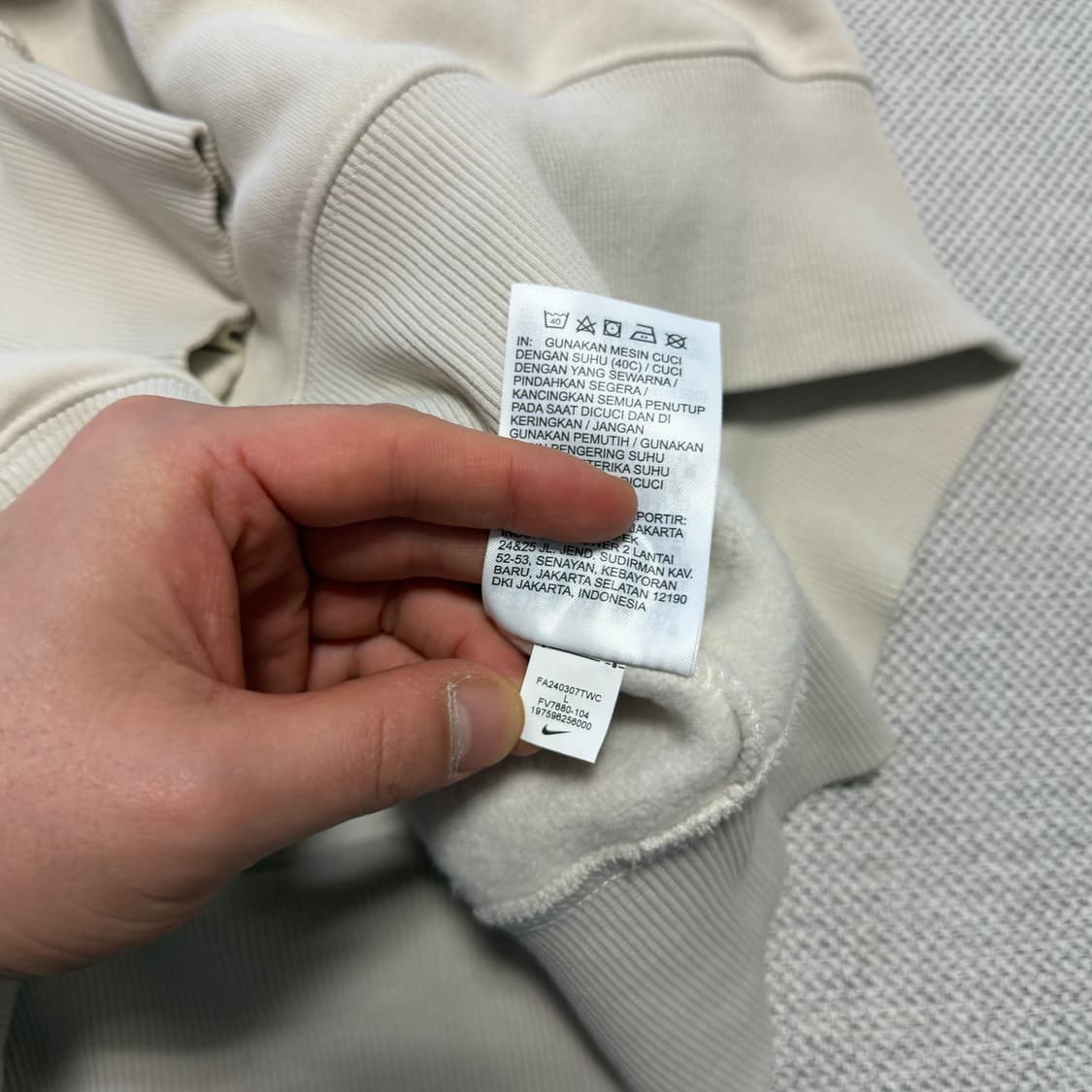 나이키 스펠아웃 빅로고 하프집업 맨투맨 상품이미지4