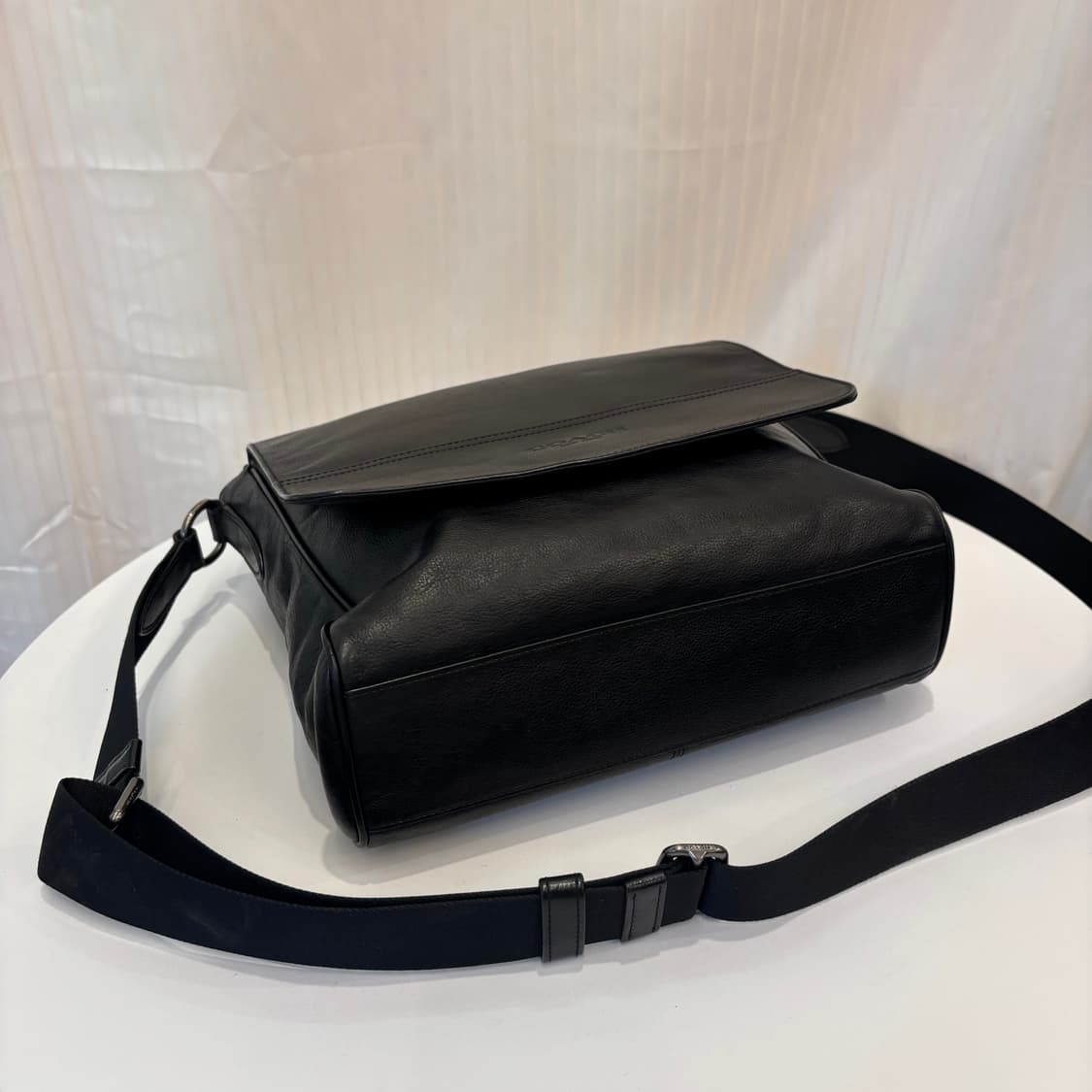 정품 코치 남성 소가죽 크로스백     상품이미지7