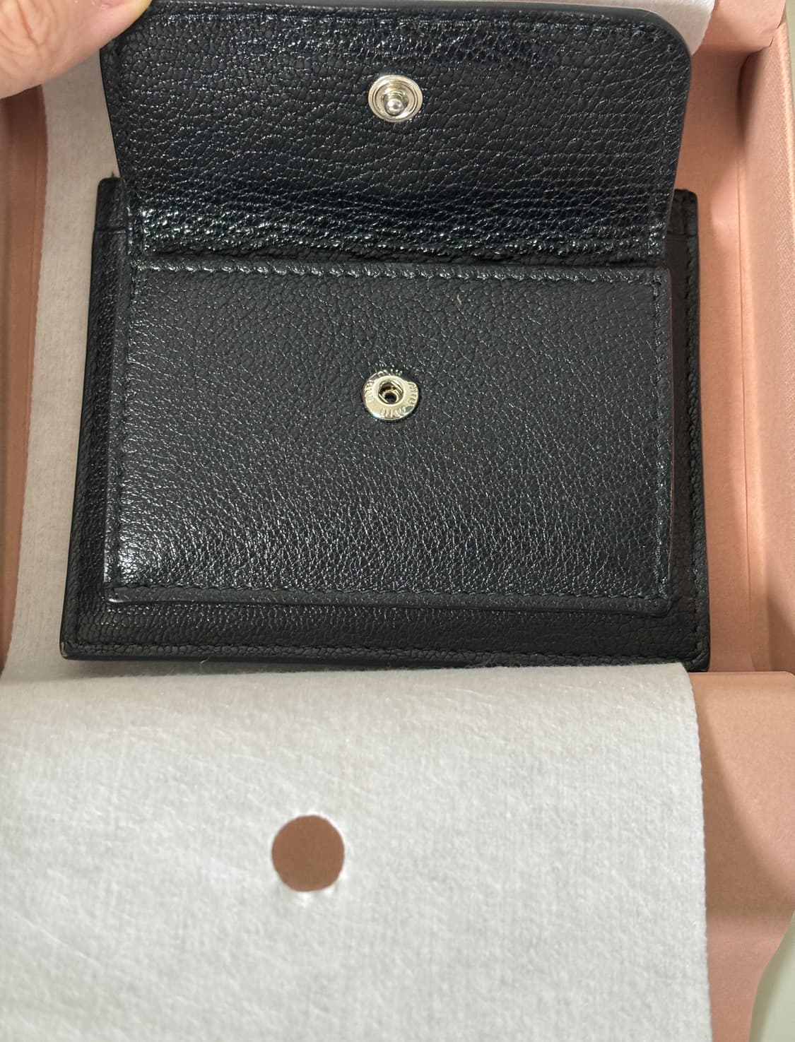 미우미우 카드지갑 진주(풀박스) 상품이미지5