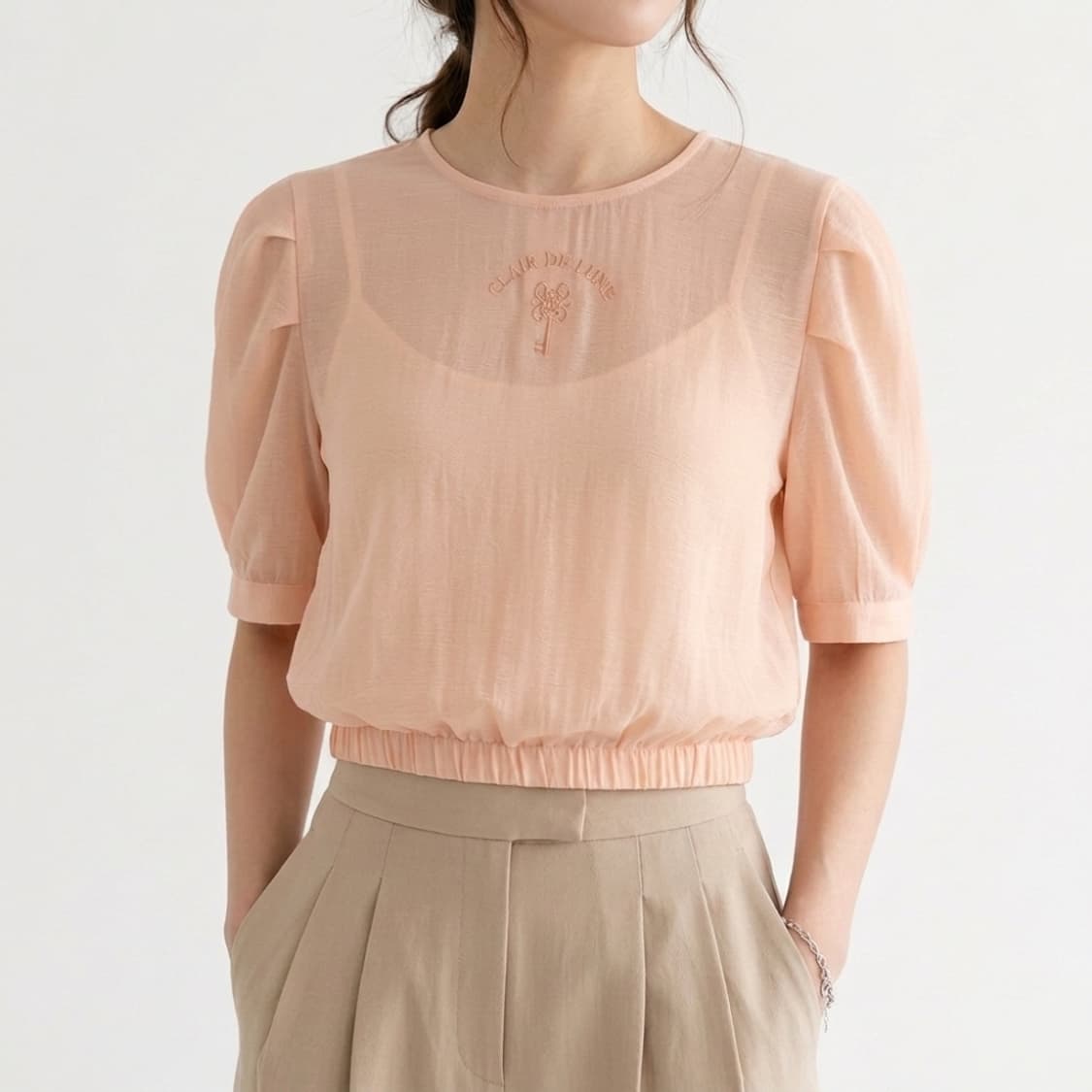 에고이스트 퍼프 소매 크롭 블라우스 (66) 상품이미지1