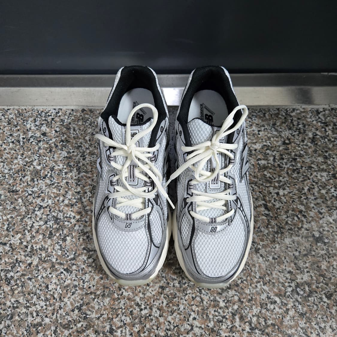 뉴발란스 740 화이트실버 상품이미지2