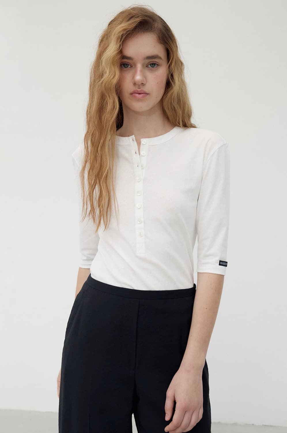 메종마레 Henley Neck Top, White 상품이미지3