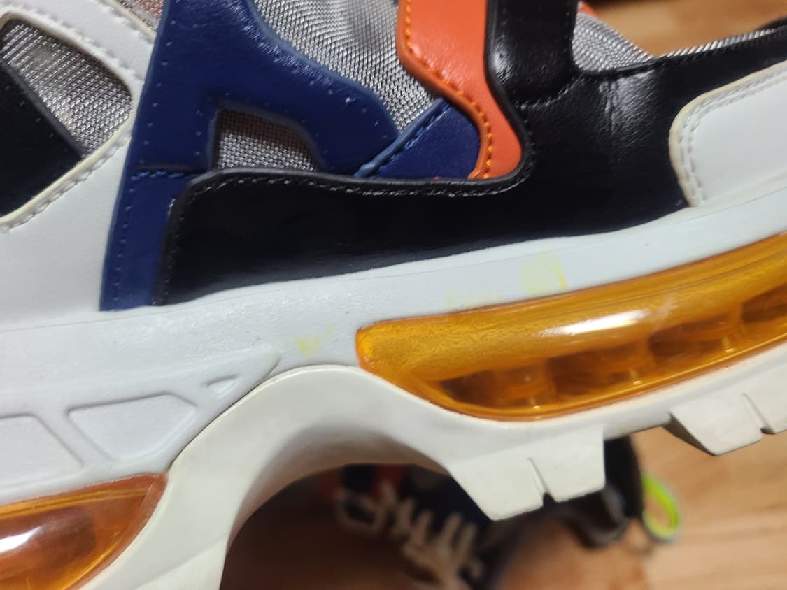 엠포리오 알마니 정품 청키 스니커즈 260 상품이미지7