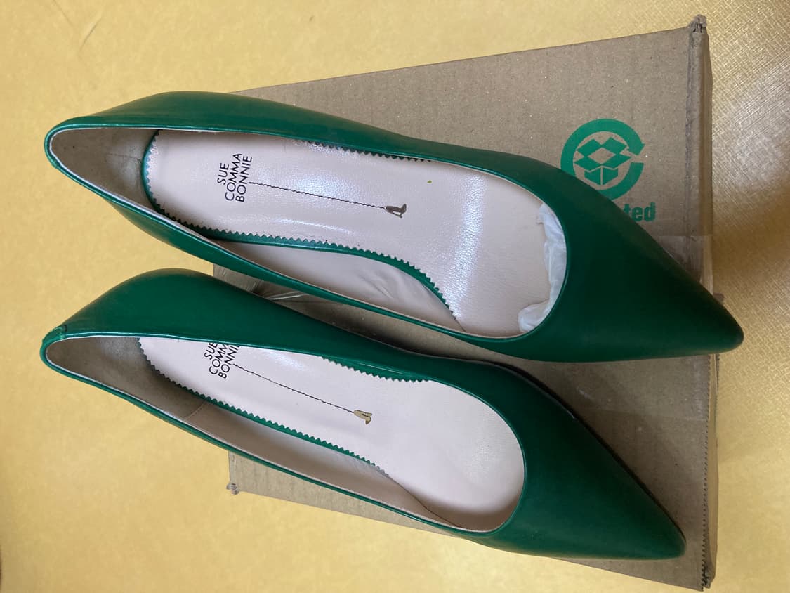 슈콤마보니 그린 펌프스 6cm 240 새 제품 상품이미지5