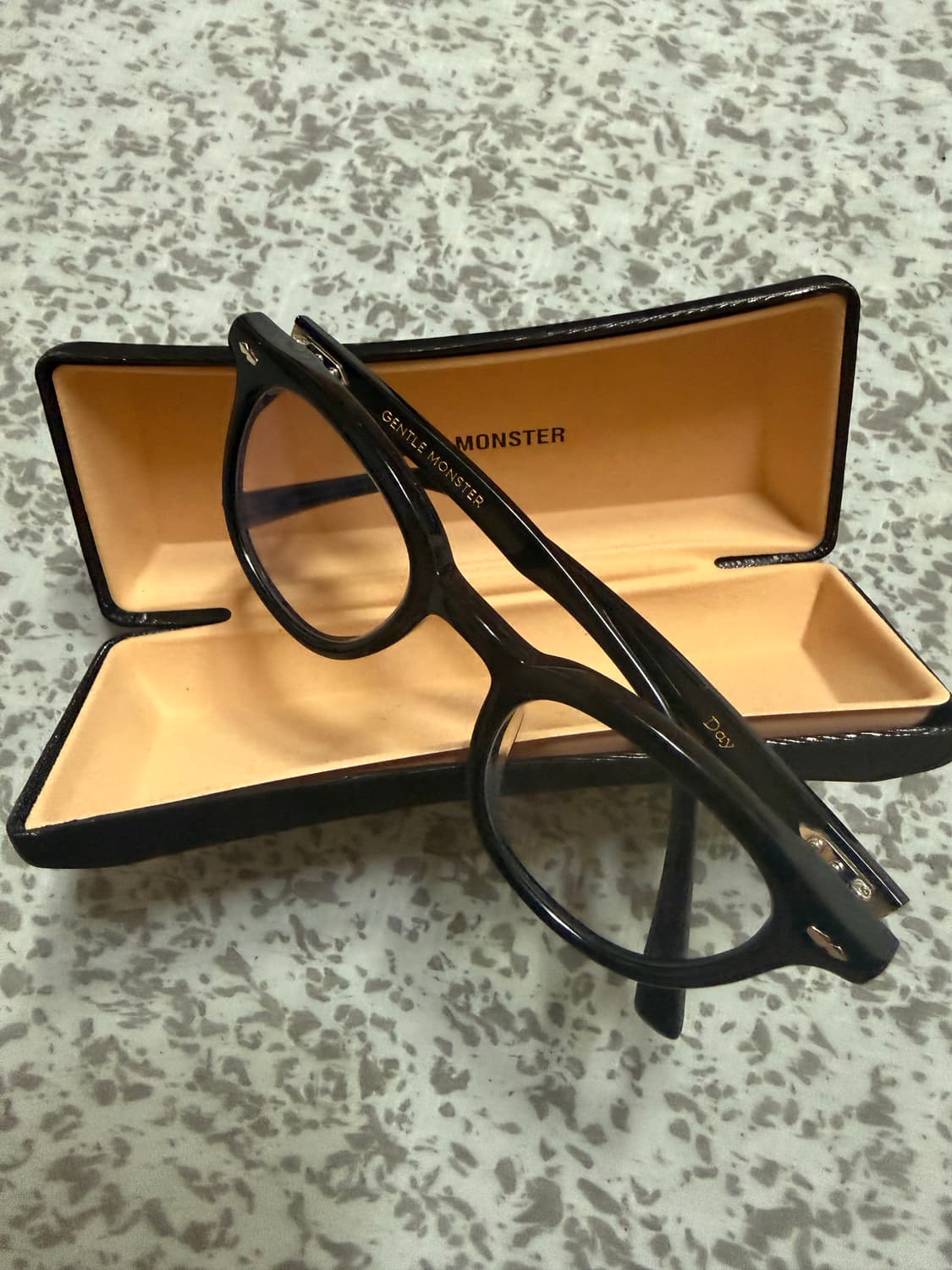 젠틀몬스터 데이 상품이미지8