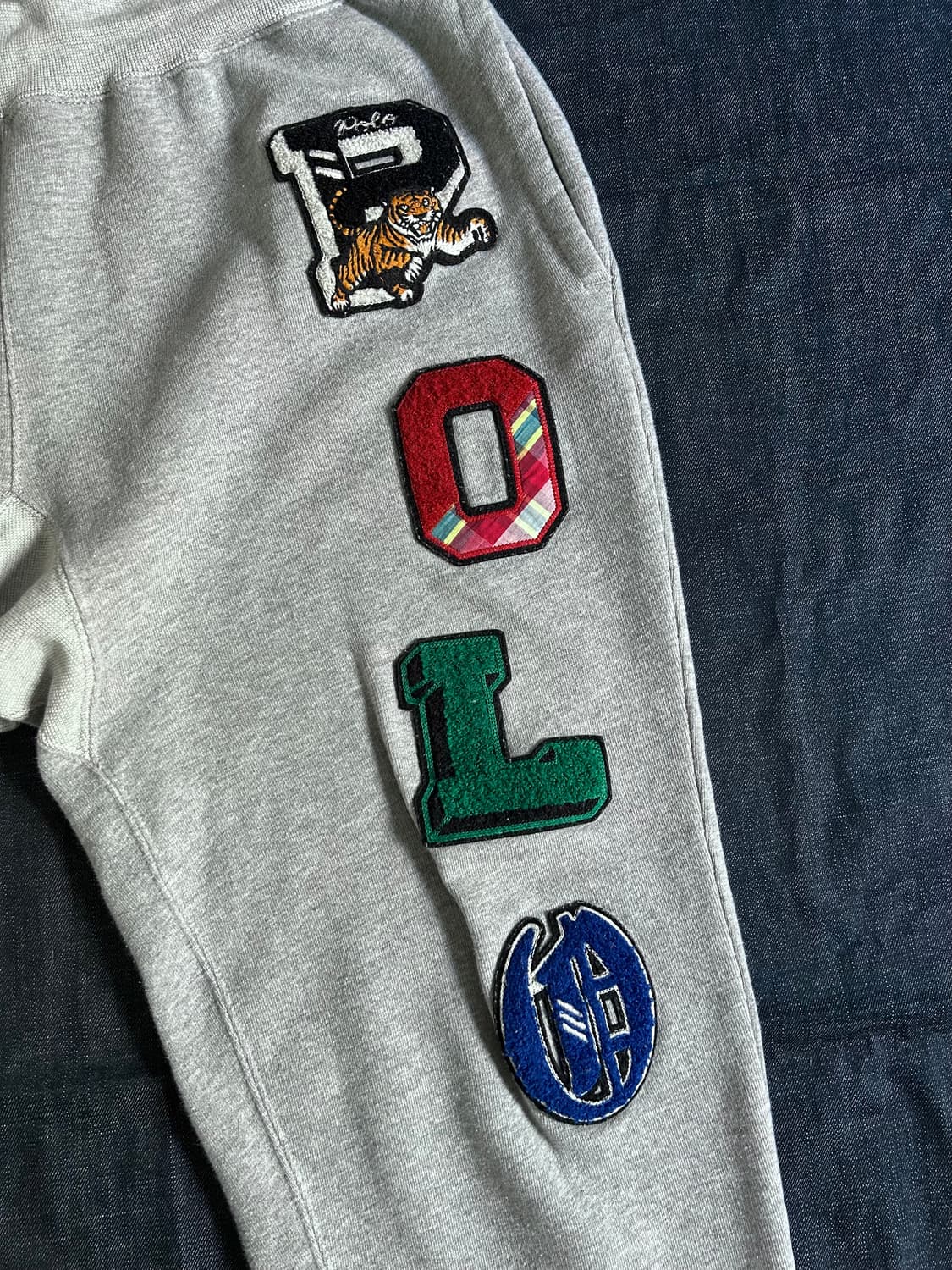 폴로랄프로렌 아플리케 스펠 아웃 로고 스웻팬츠 상품이미지3