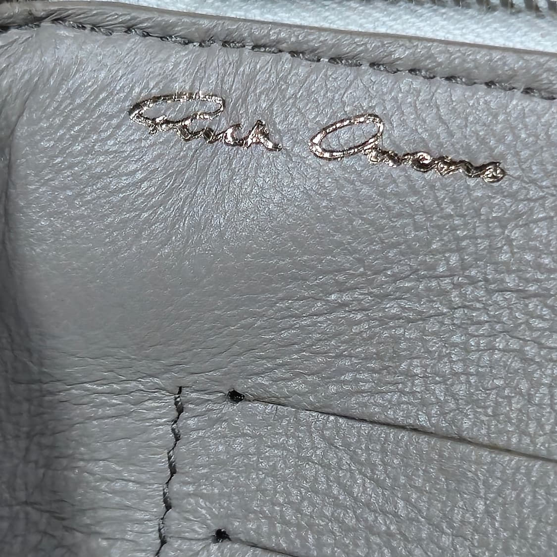 (정품) 릭 오웬스 카프 헤어 넥 월렛 - 상태 최상 상품이미지3