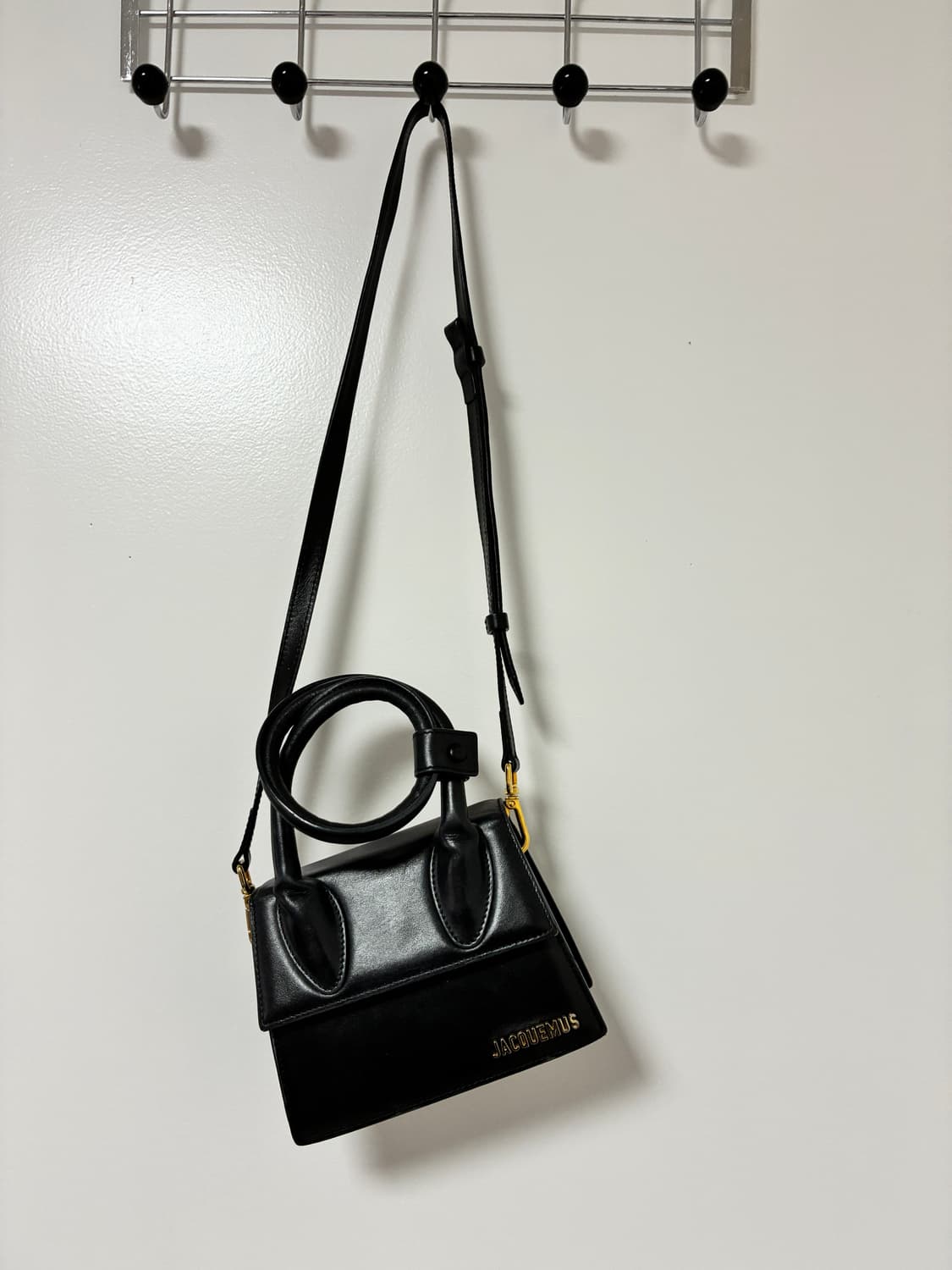 자크뮈스 르 치키토 누 레더 토트 백 상품이미지1