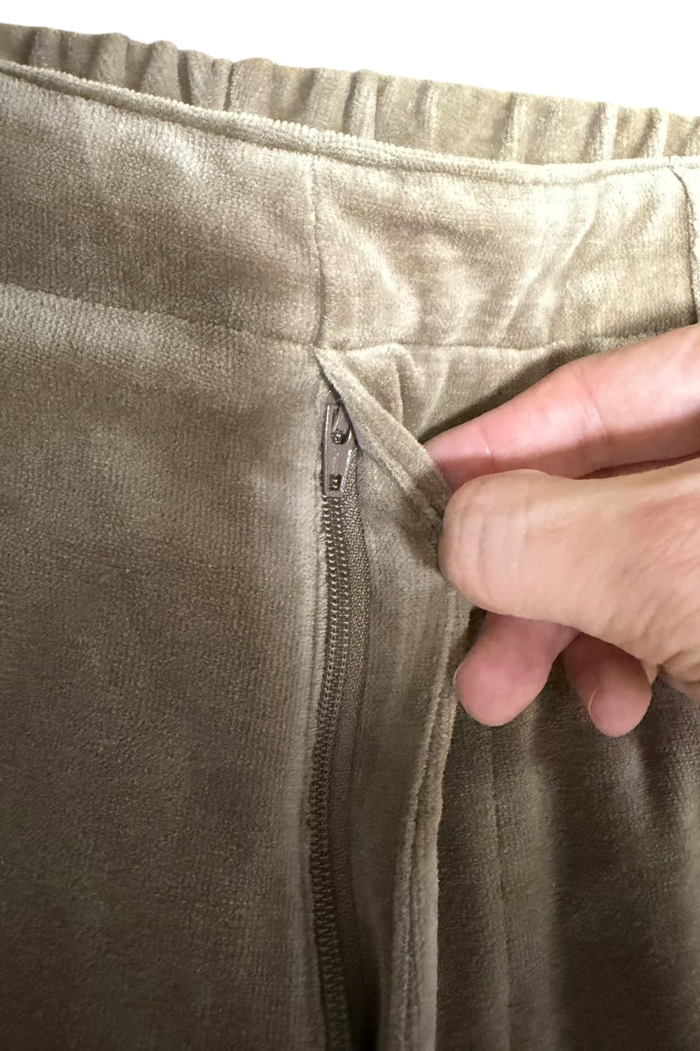 오라리 22SS 오가닉 코튼 벨벳 팬츠 상품이미지7