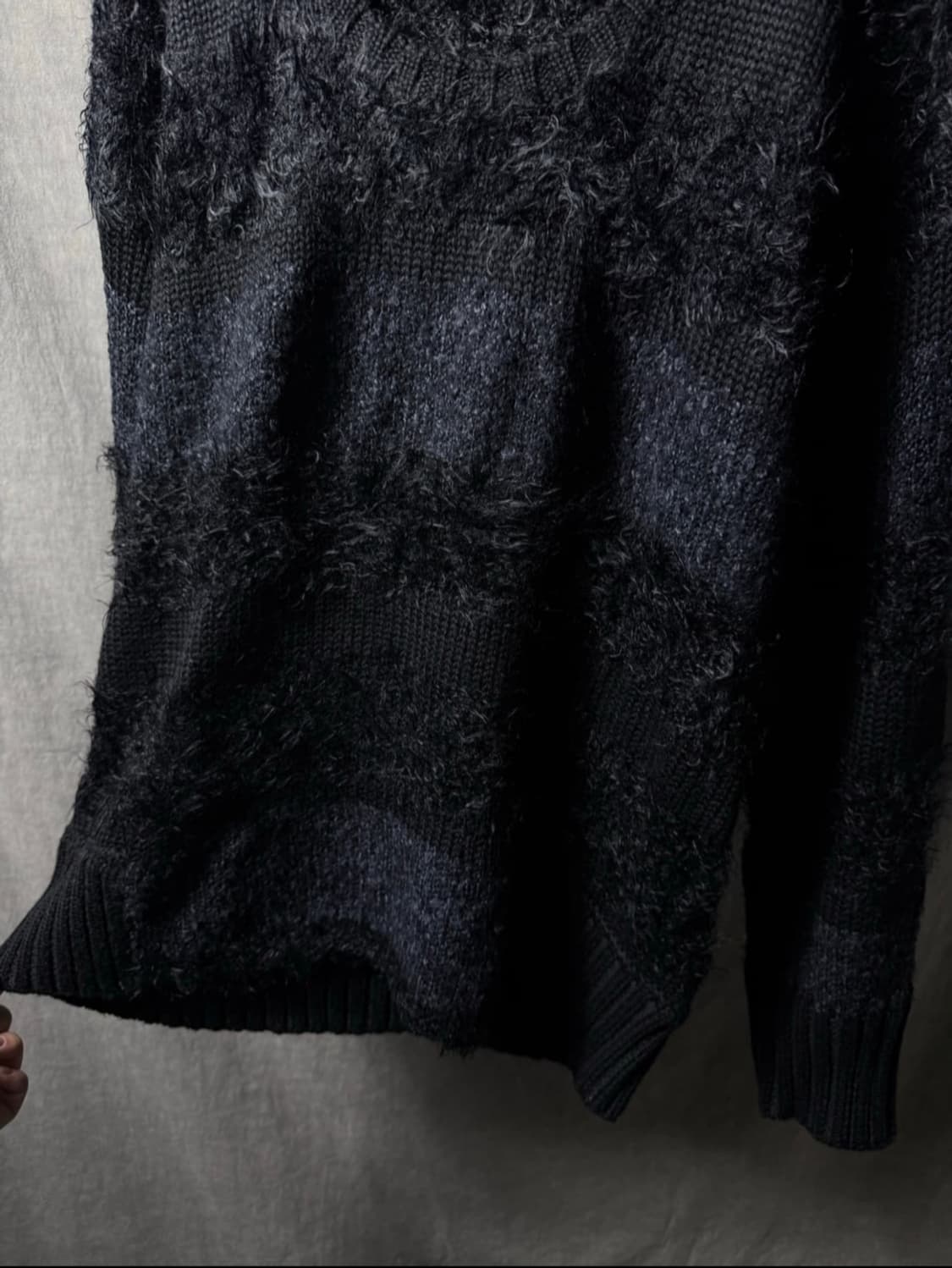 NO ID Textured Shaggy Knit Sweater 상품이미지5