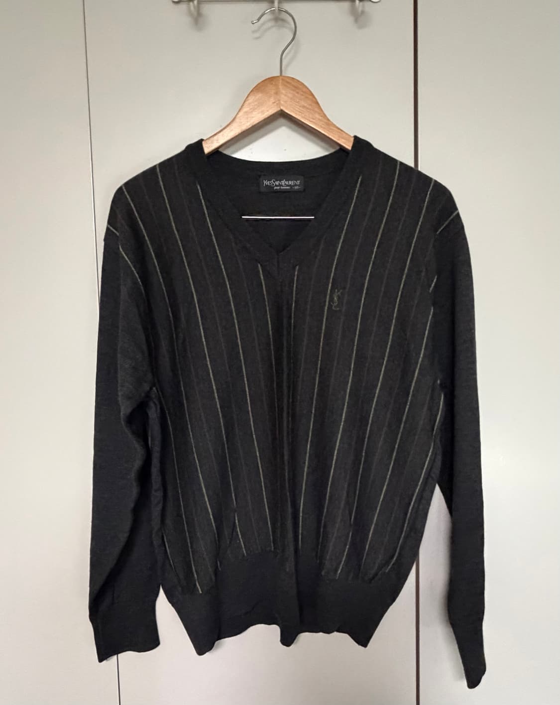 YSL 브이넥 니트 상품이미지2