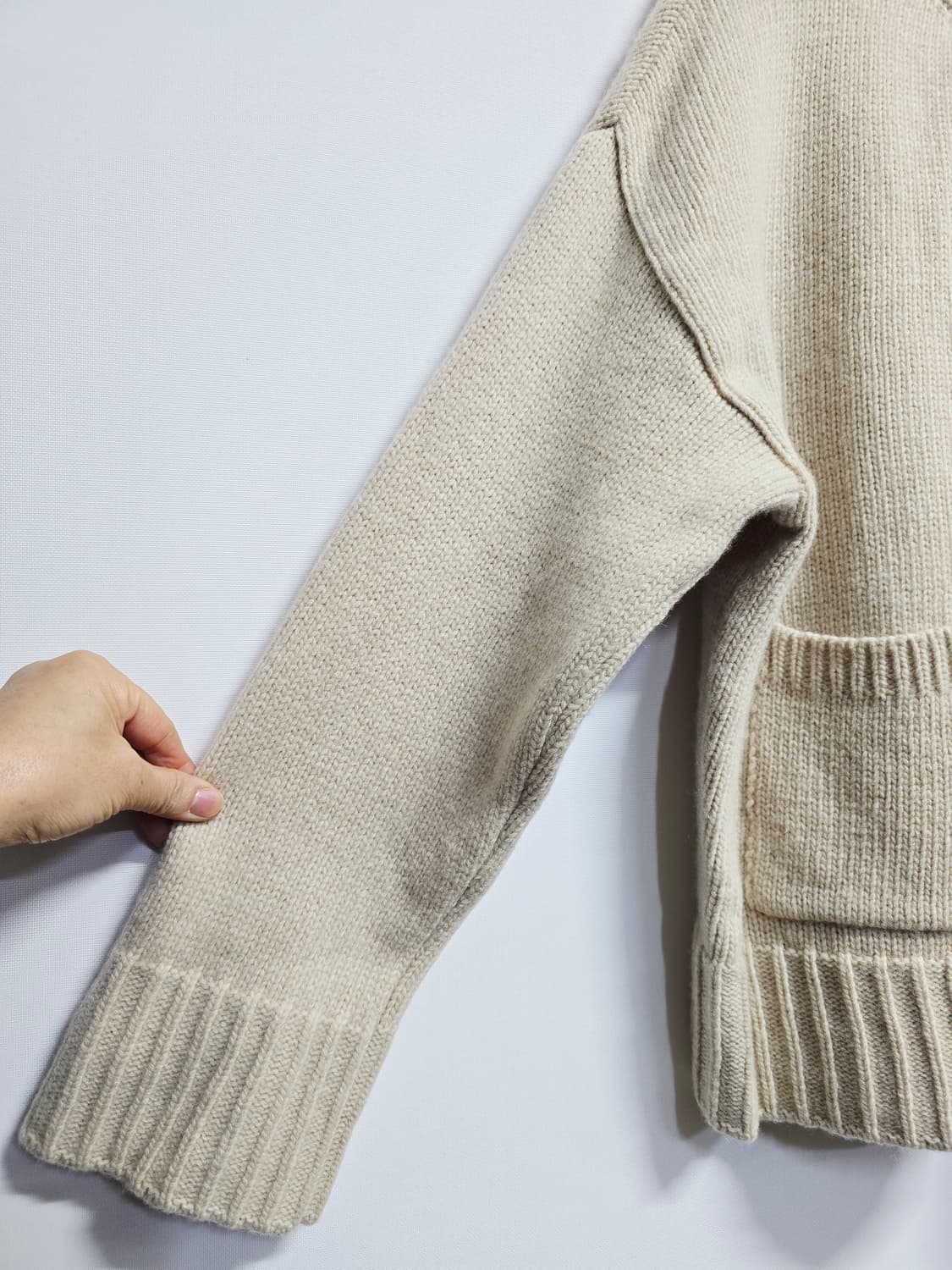 스튜디오 톰보이 베이지색 모혼방 가디건 상품이미지4