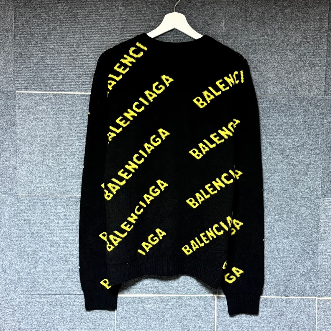 발렌시아가 니트 상품이미지2