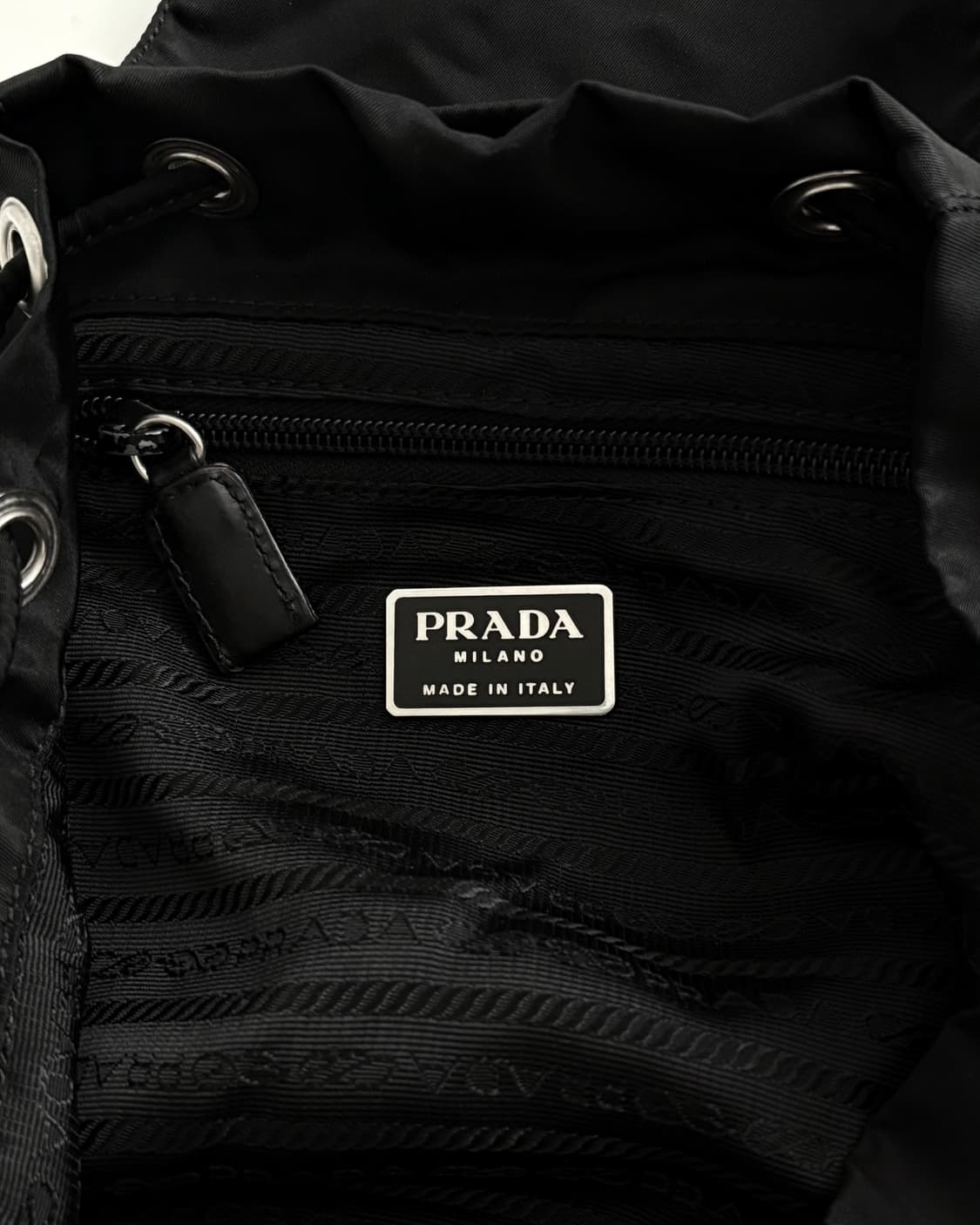 PRADA 프라다 삼각 플레이트 원포켓 백팩 상품이미지8