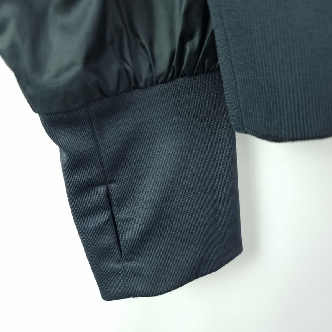 [나이키] 로고 자수 윈드러너 후드 바람막이 자켓 블랙 M18825 상품이미지7