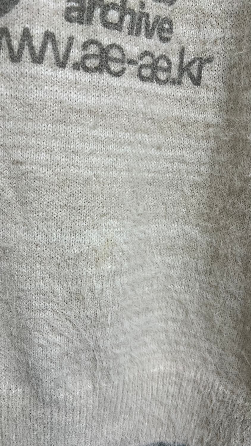 에이이에이이 aeae  로고 크롭 헤어리 니트 아이보리 상품이미지7