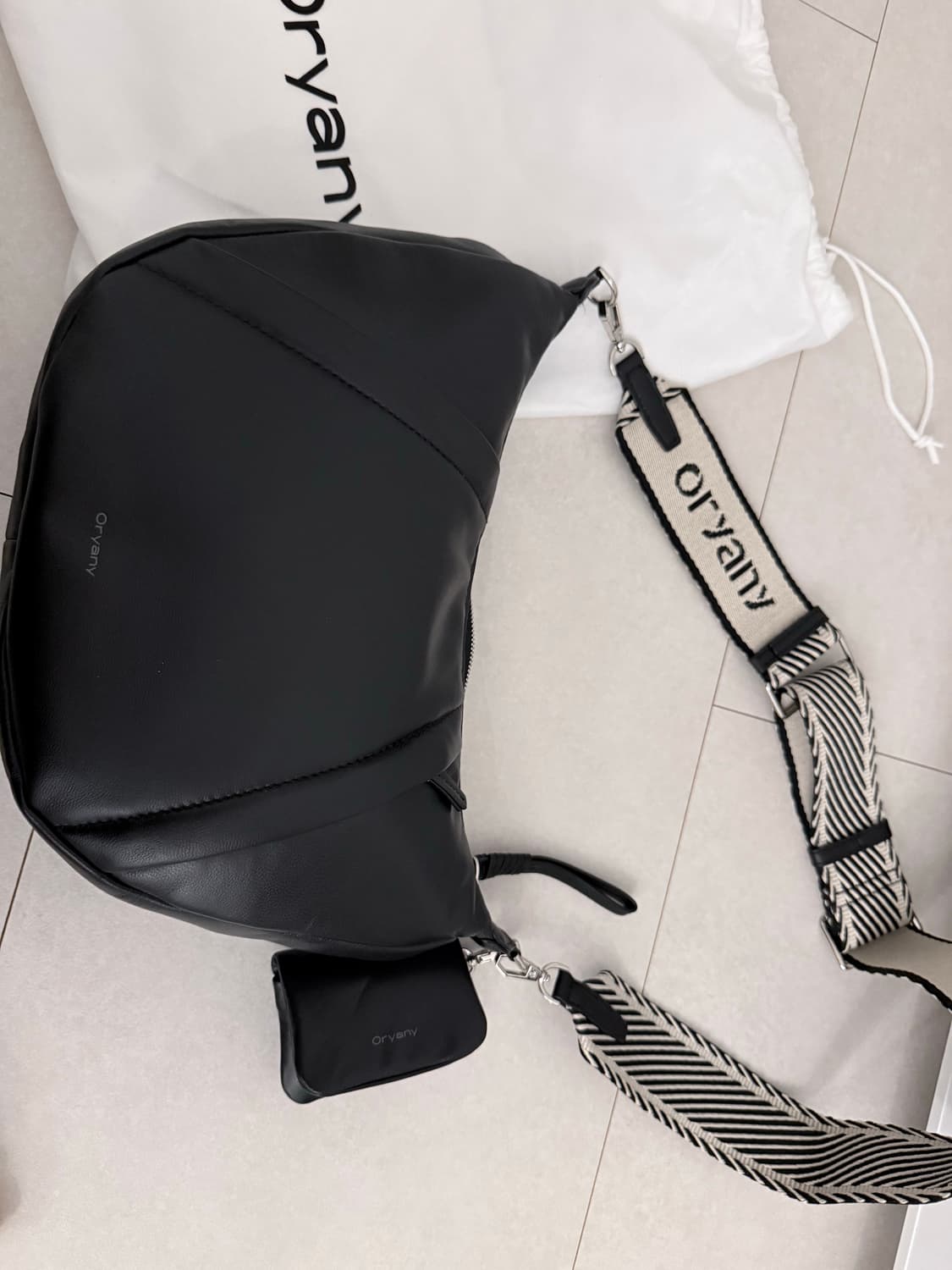 새상품)오야니 크로스백 상품이미지2