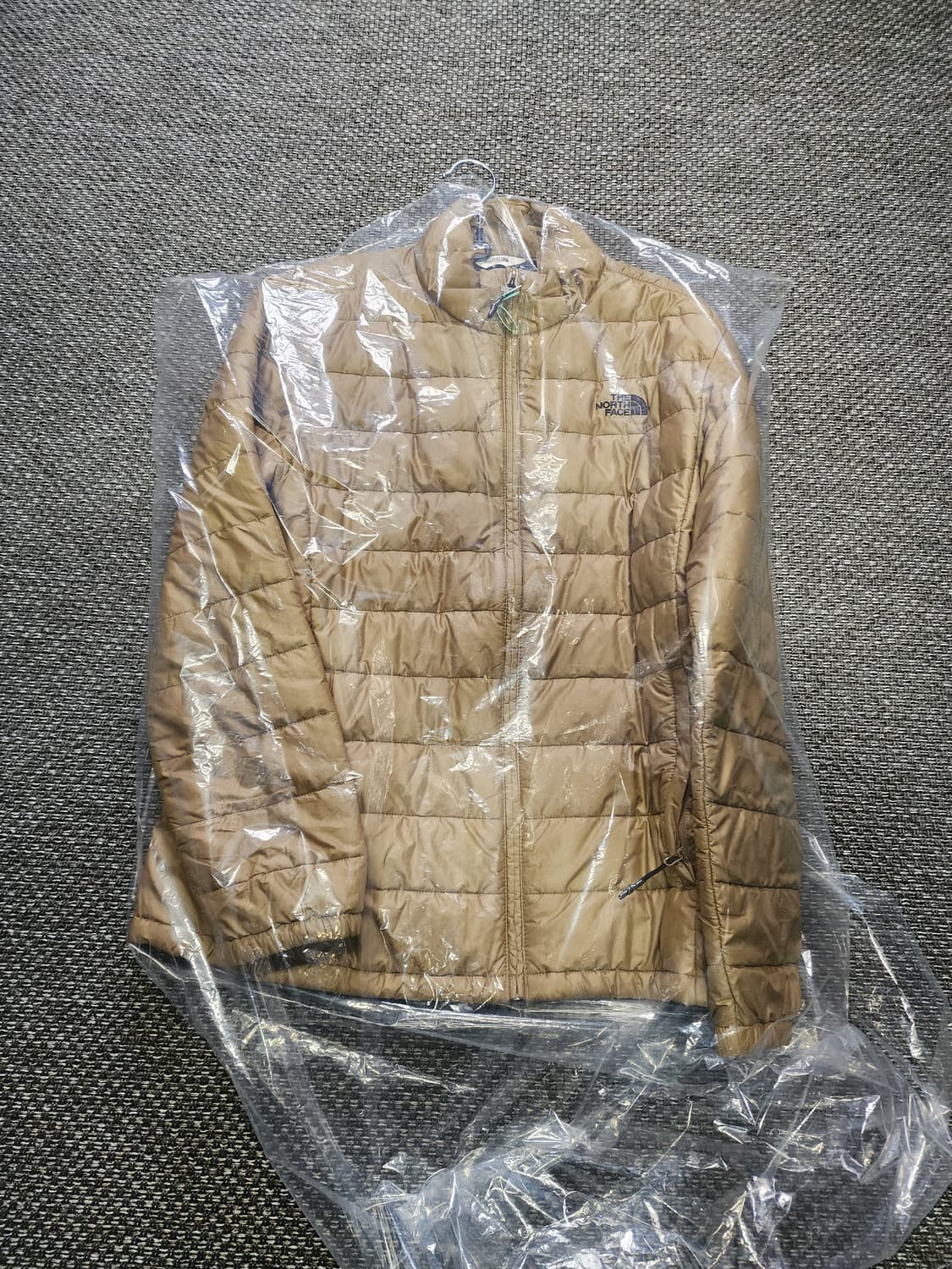 노스페이스 경량 패딩 100 L사이즈  상품이미지4