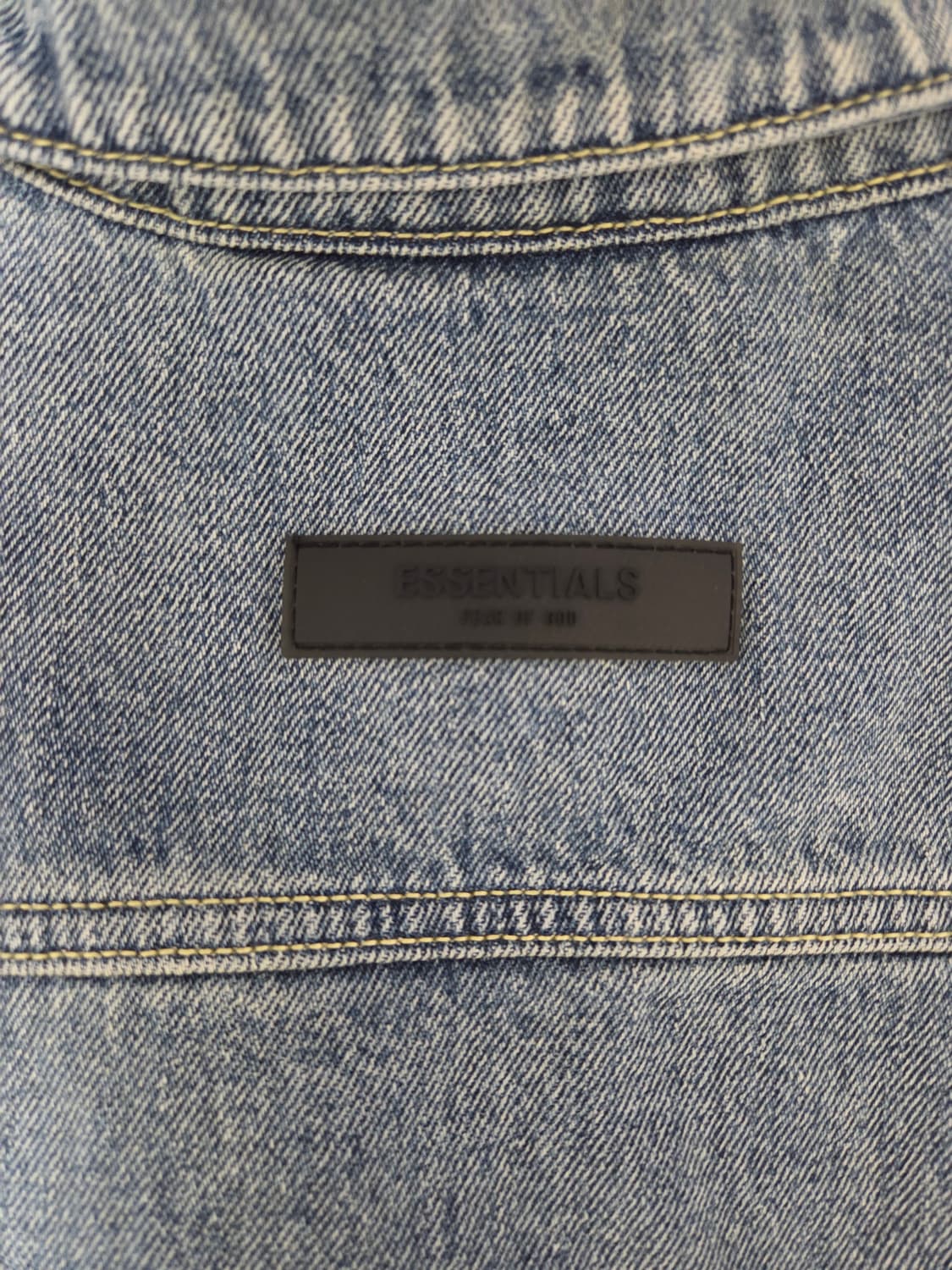 에센셜 트러커 자켓 인디고 22fw 판매합니다. 상품이미지5