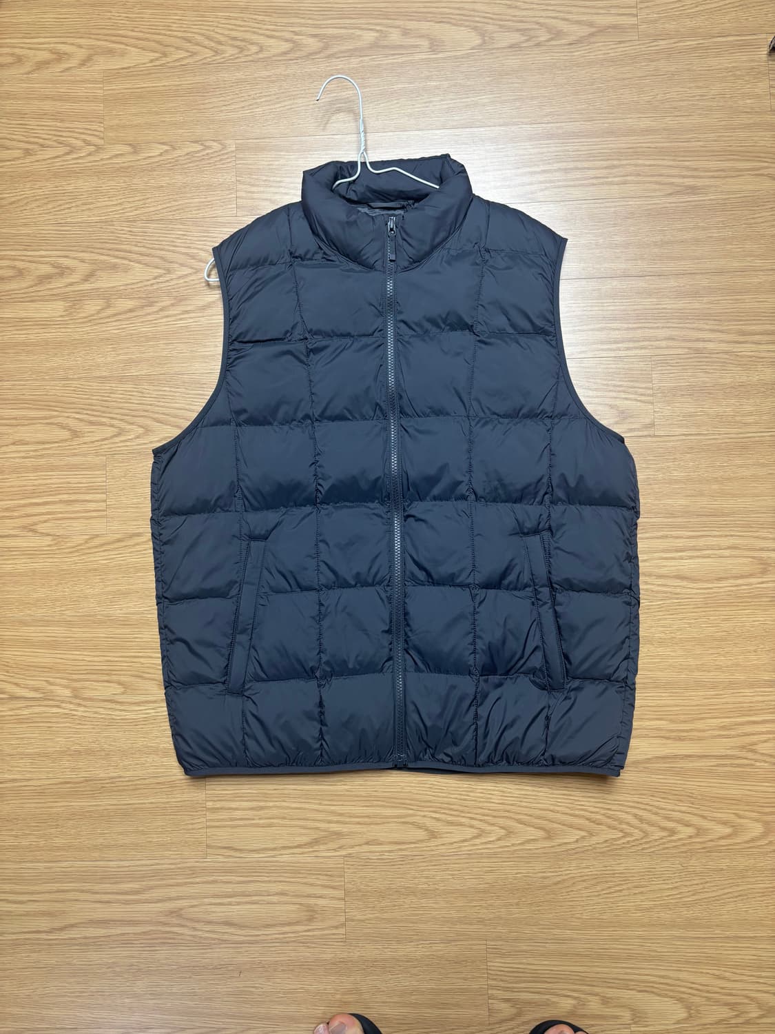 유니클로 퍼프테크 베스트 패딩조끼 L 다크그레이 상품이미지1