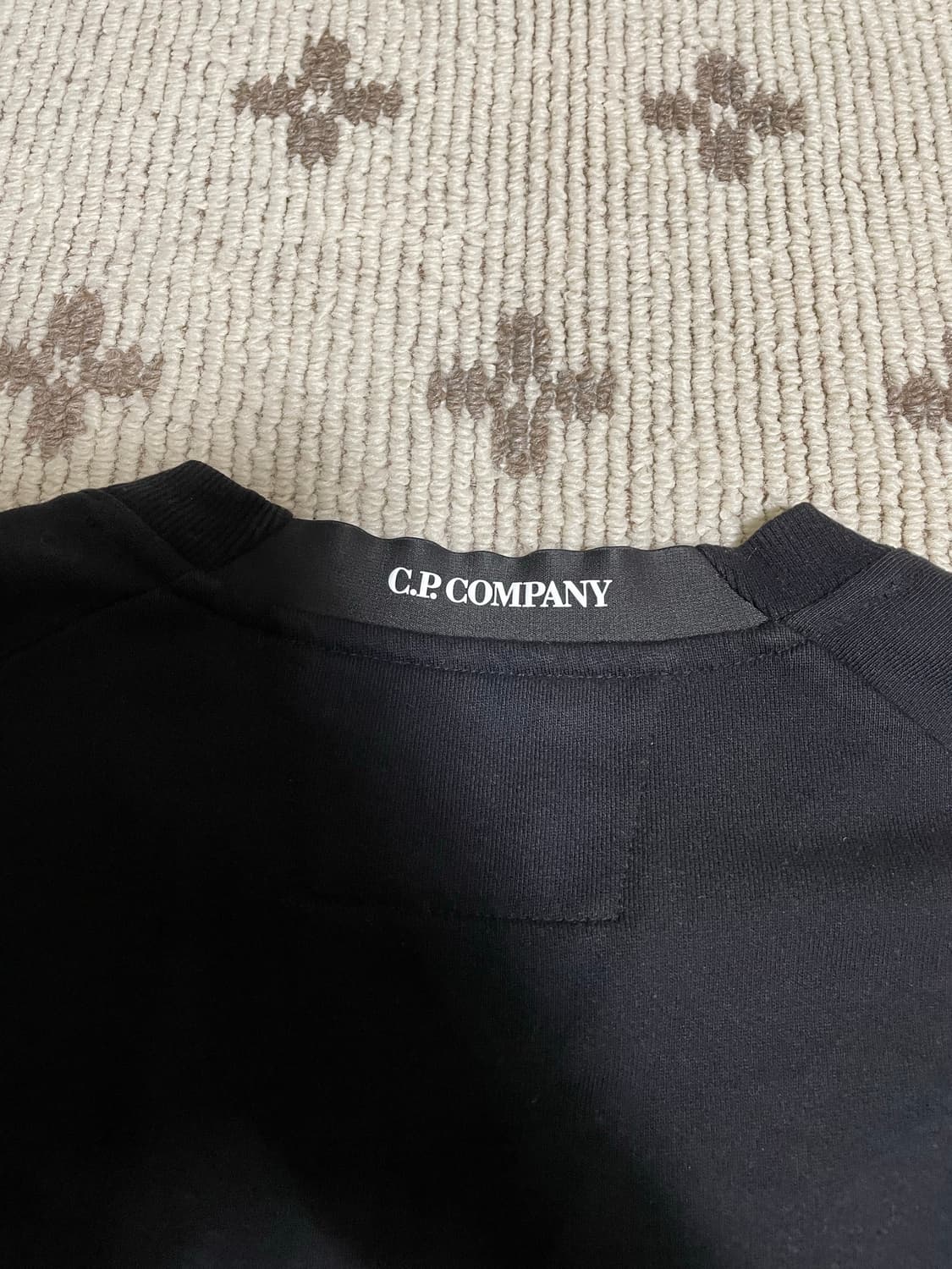 CP컴퍼니 맨투맨 상품이미지4