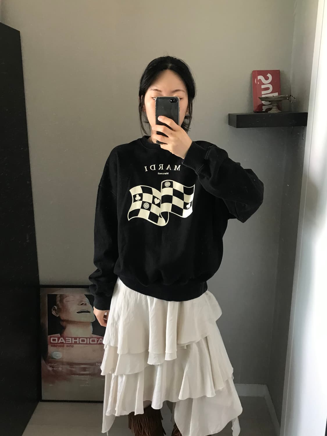 마르디 메크르디 블랙 맨투맨 상품이미지2