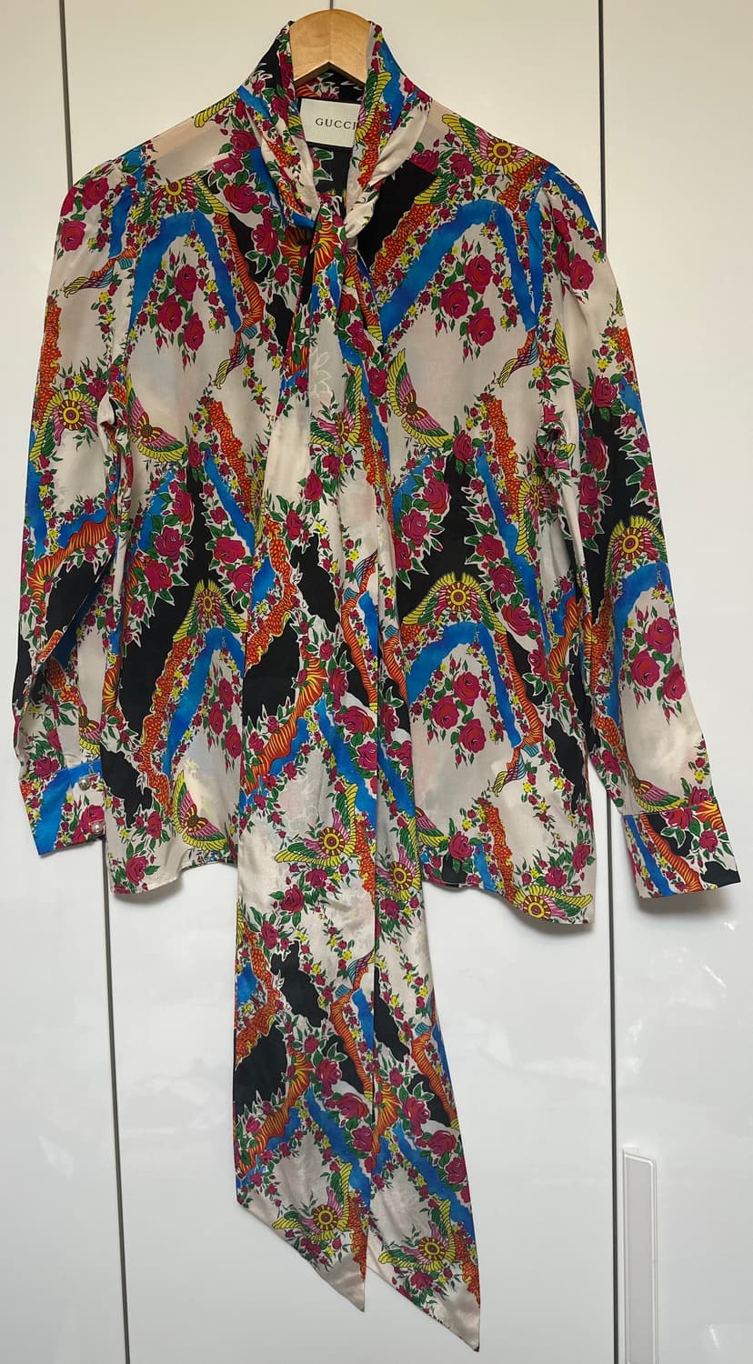 구찌 플라워 실크100 블라우스 정품 상품이미지3
