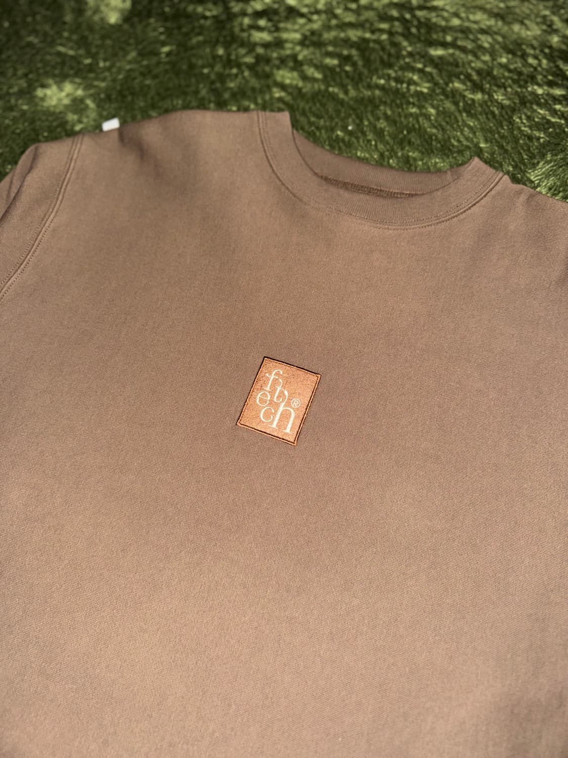 [M] Fetch 페치 선데이 엠브로이더리 로고 스웻셔츠 브라운 상품이미지2