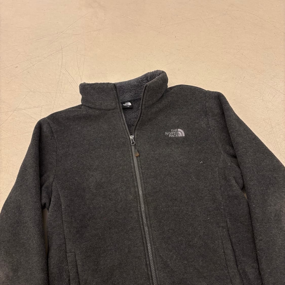 노스페이스 차콜 스몰로고 플리스 집업 상품이미지2