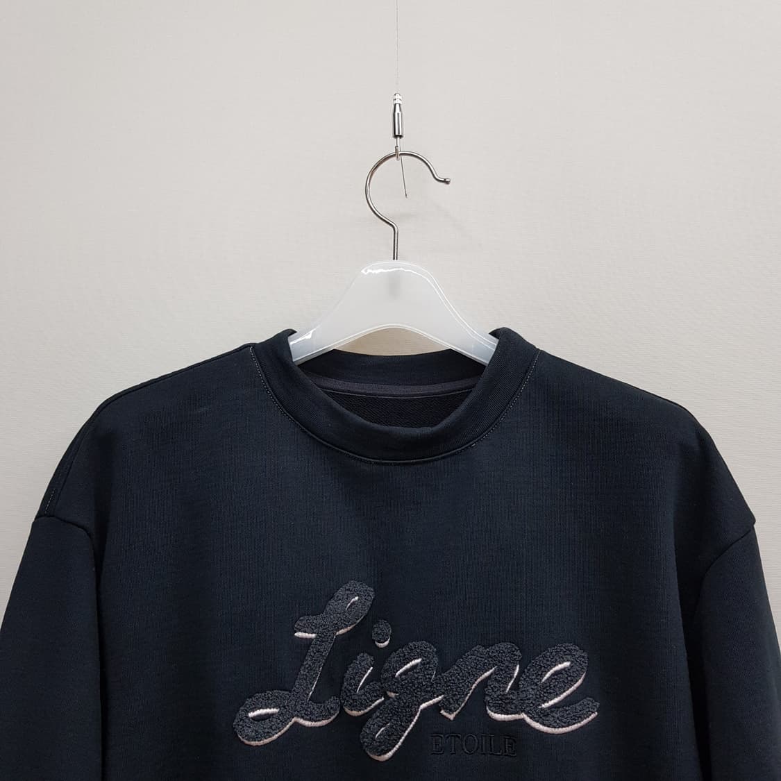 한섬 sjsj 2023 자수 디테일 스웻셔츠 F사이즈 상품이미지3