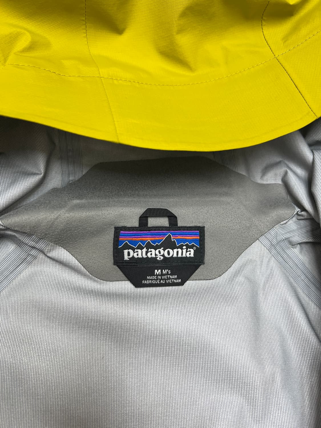 파타고니아 토렌트쉘 바람막이 ( 텍스트 그린) m 상품이미지2