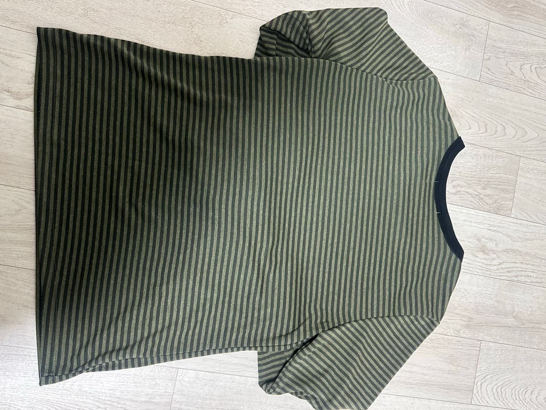 노컨텐츠 파인 스트라이프 티 카키  상품이미지4