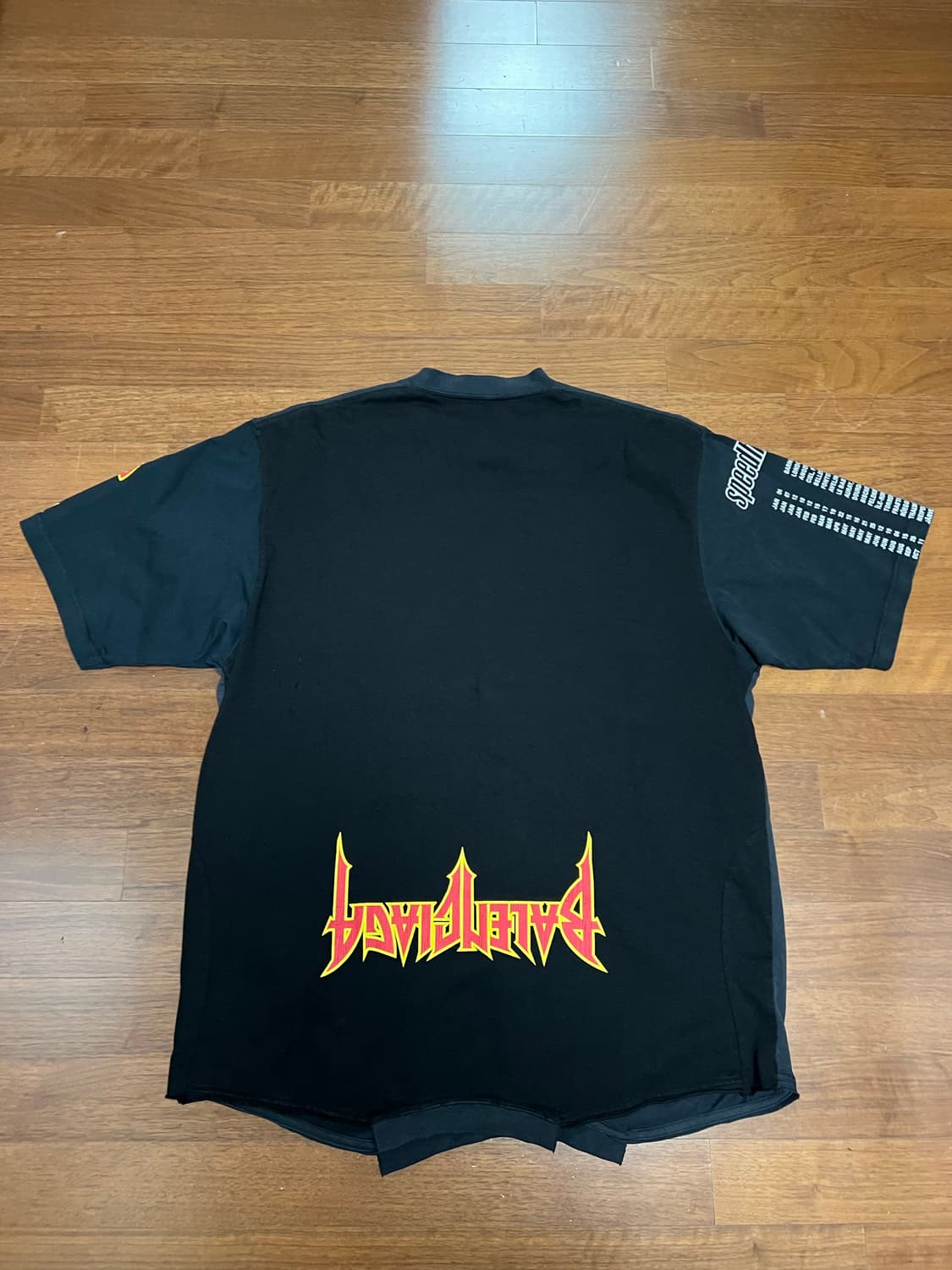 발렌시아가 스피드헌터 업사이드 다운 티셔츠 4 사이즈 상품이미지2