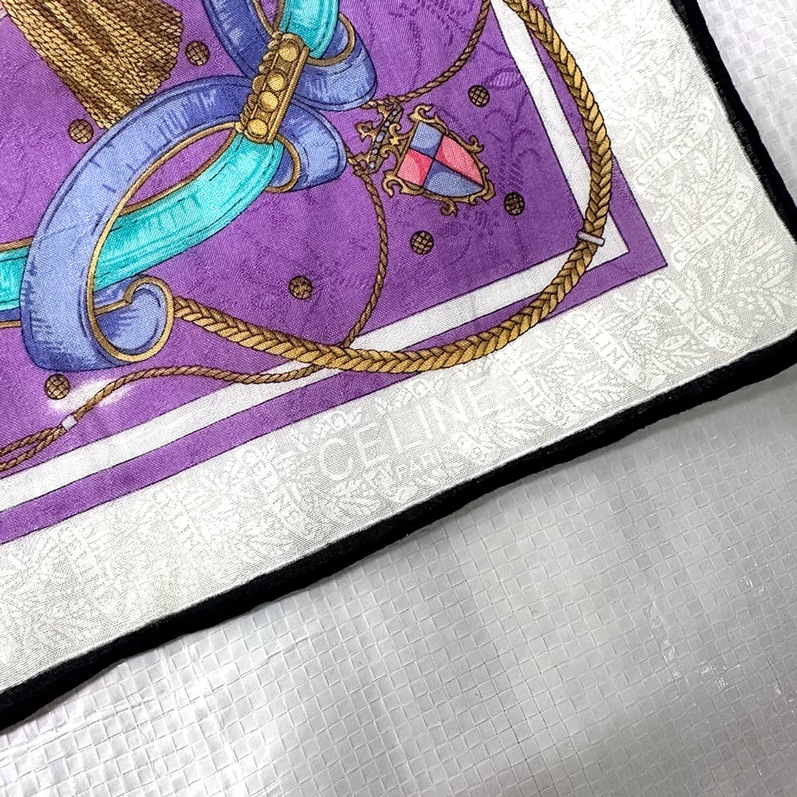 셀린느 그래픽 프린팅 쁘띠 스카프 손수건 미사용급 정품 상품이미지3