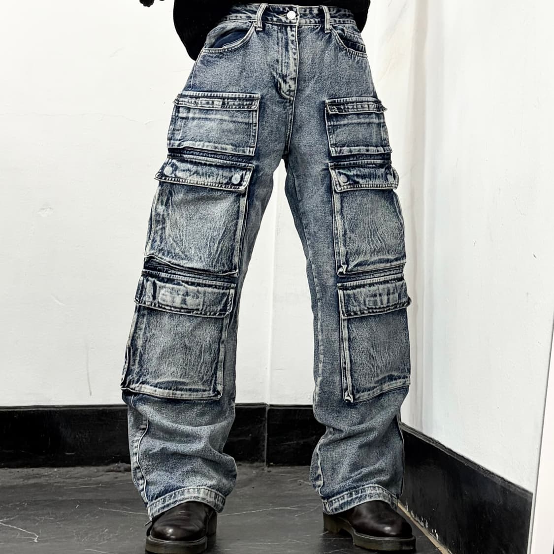 SmokeRise 멀티포켓 와이드 데님 카고 팬츠 상품이미지2