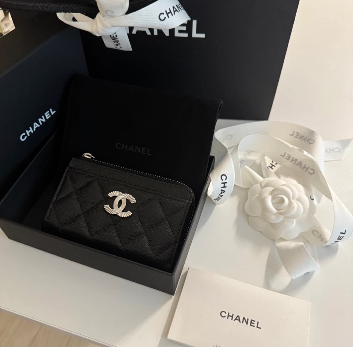 샤넬 24/25 신상 크루즈 컬렉션/ 새상품 지퍼 카드 홀더 지갑 상품이미지1