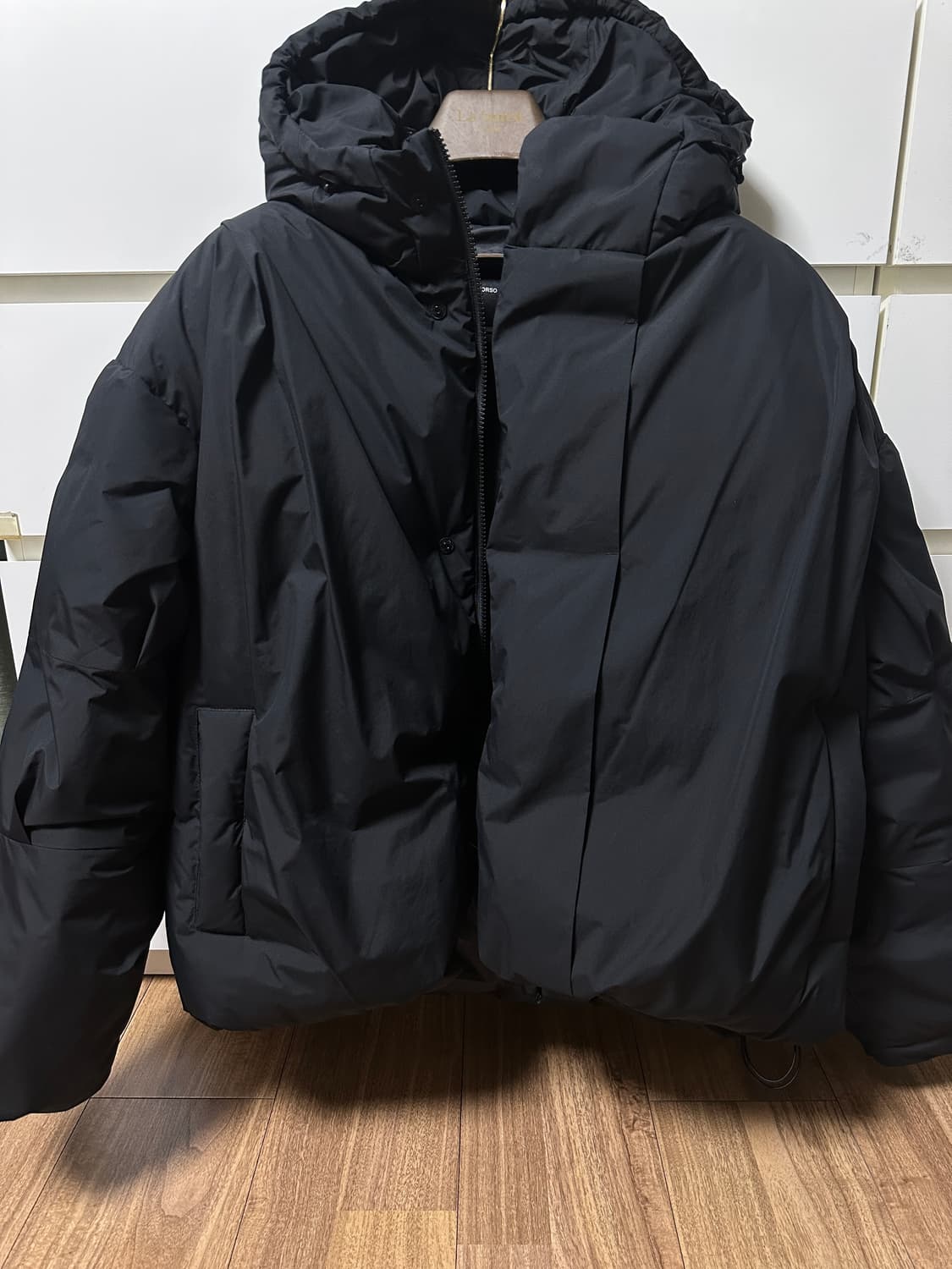 [L] 일꼬르소 IL CORSO 플리츠 볼륨 후드 구스다운 점퍼 상품이미지2