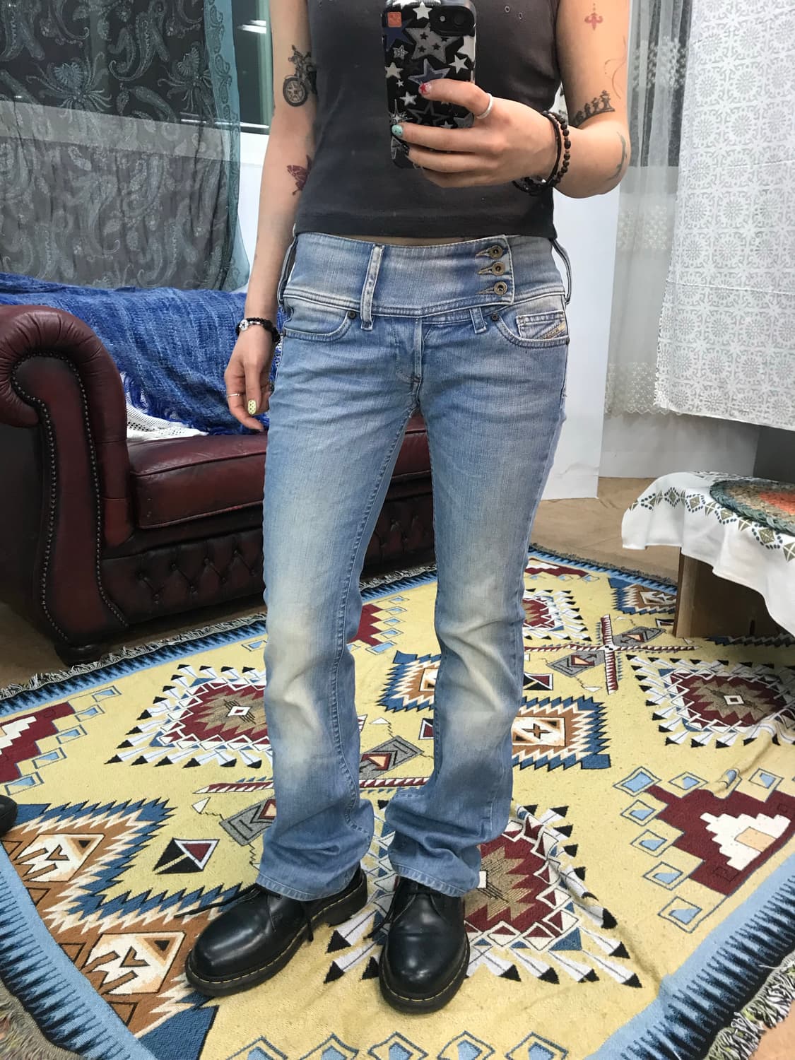 디젤 CHEROCK 로우라이즈 부츠컷 데님팬츠  상품이미지1