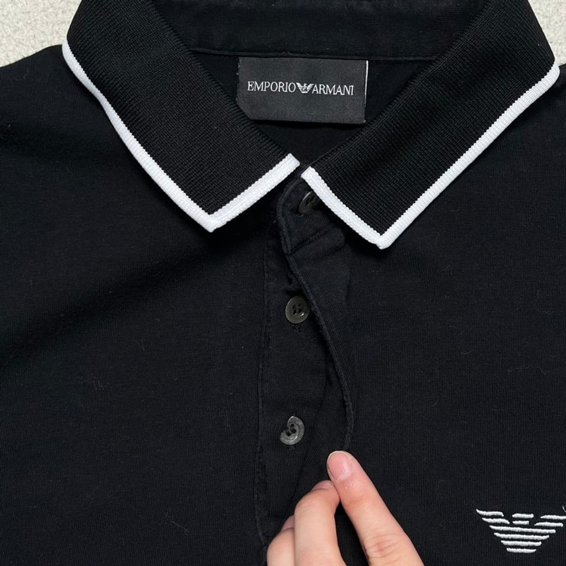 EMPORIO ARMANI 카라티 블랙 M 상품이미지5