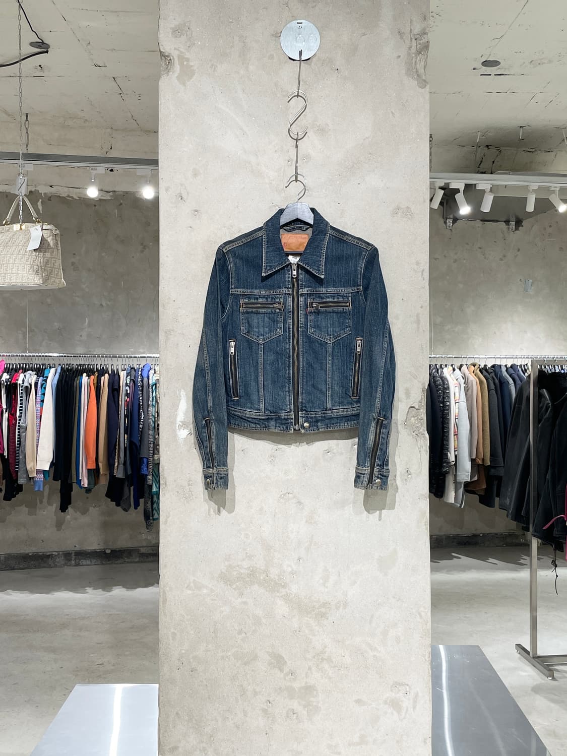 리바이스 진청 집핏 유틸리티 크롭 데님 자켓 상품이미지1