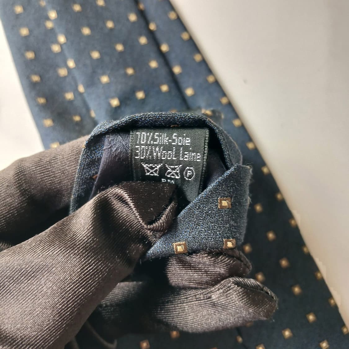 던힐 실크 네이비 패턴 넥타이 9.7cm A+등급 G25
 상품이미지9