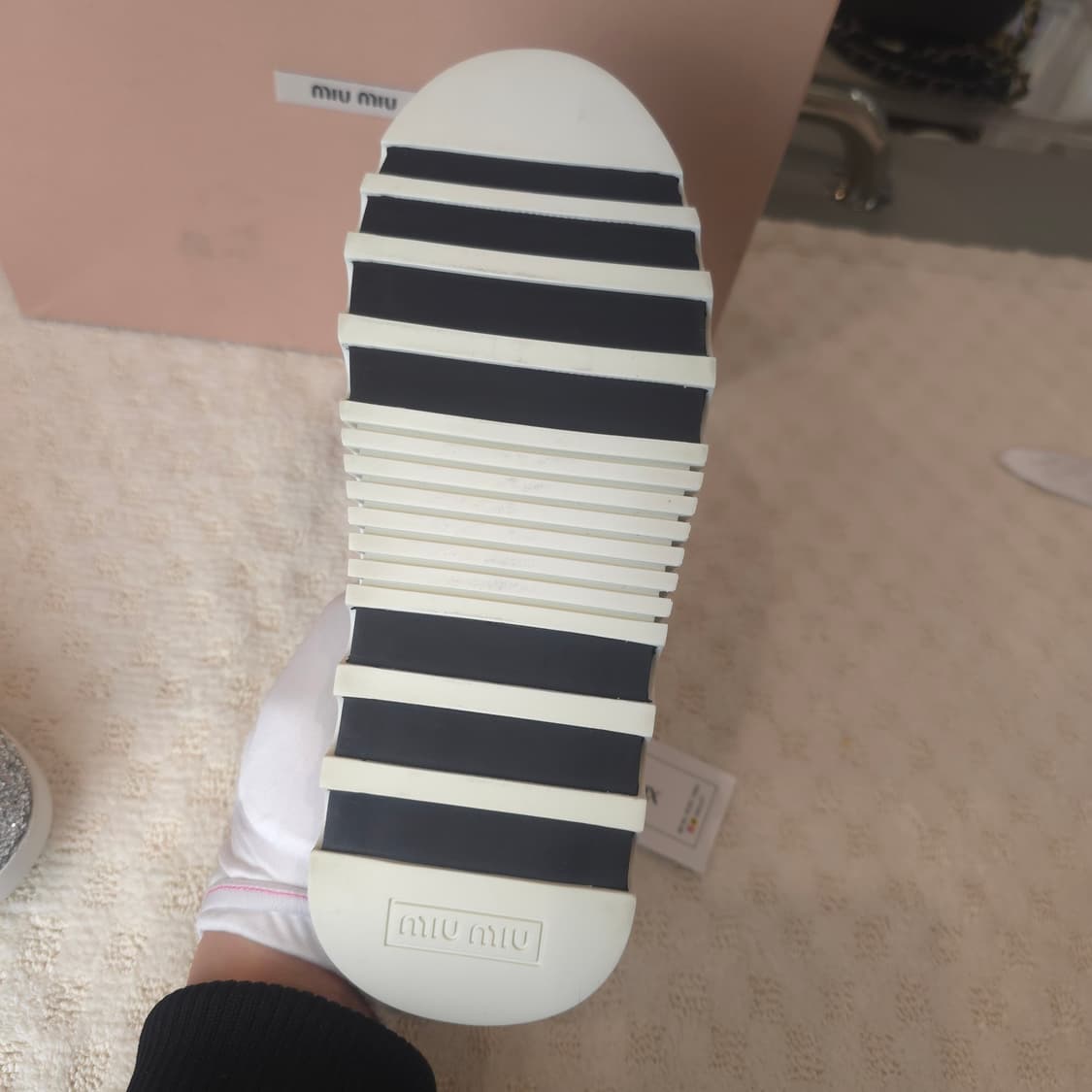 [명품/중고] 미우미우 글리터 스니커즈 (새상품) 상품이미지5