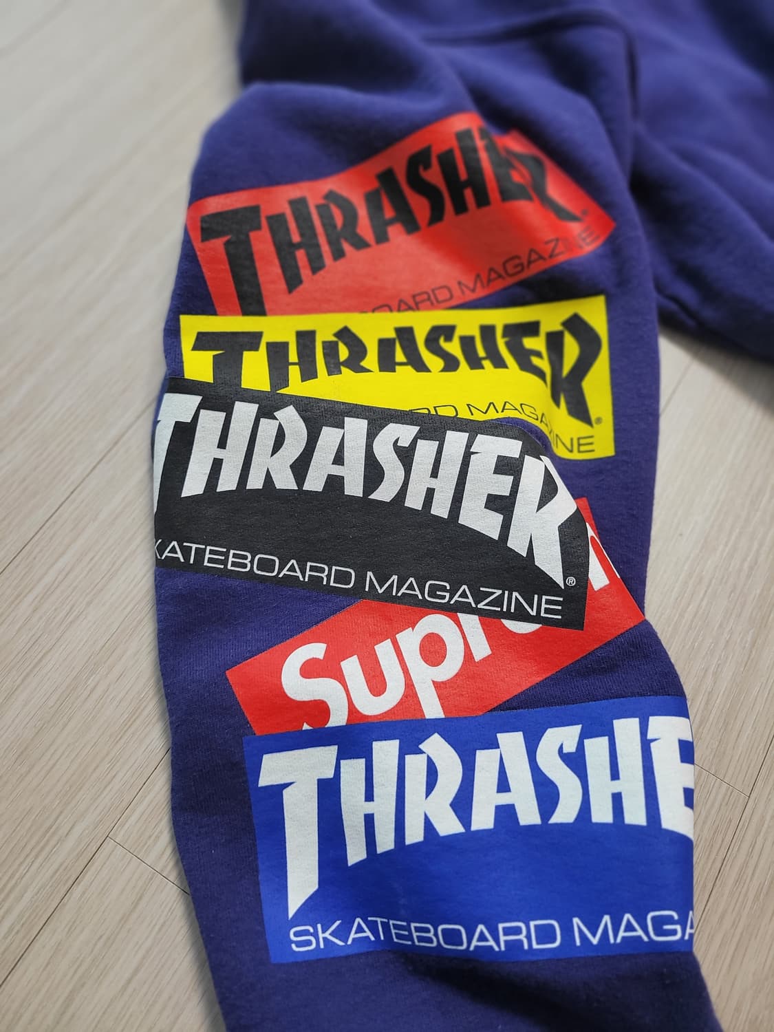 슈프림 x 트레셔 21fw 멀티로고 후드집업 상품이미지4