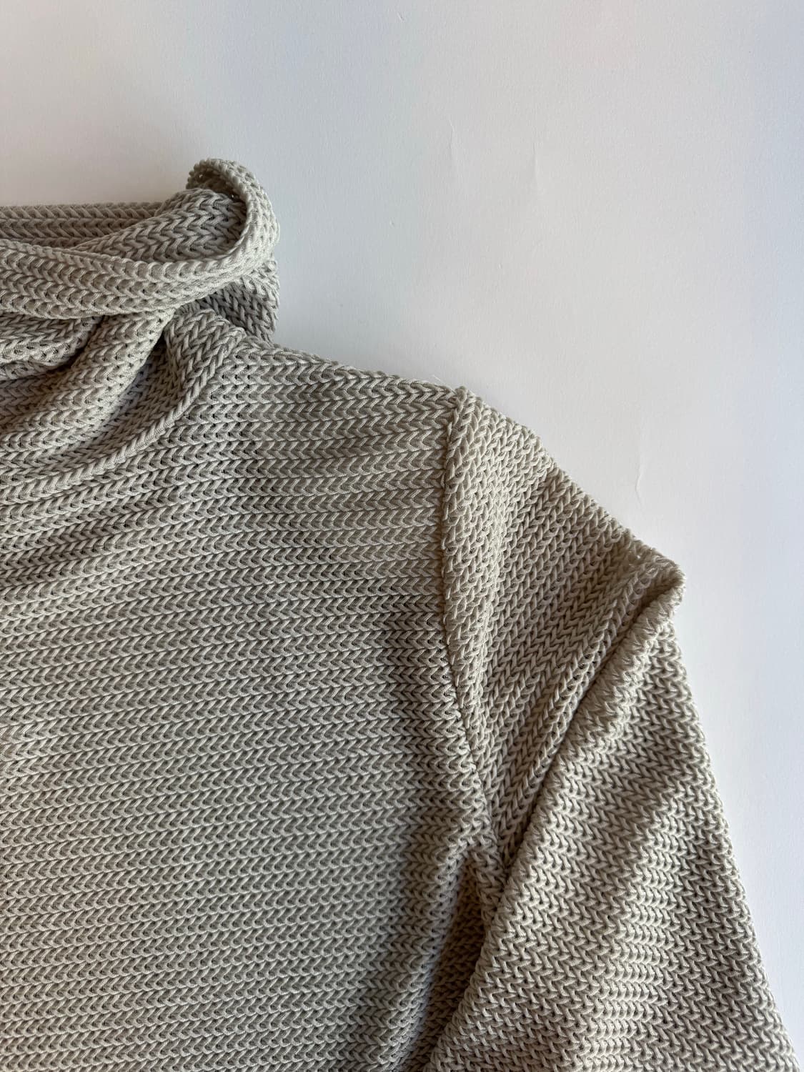 Honeycomb Textured Cowl Neck Knit 상품이미지3